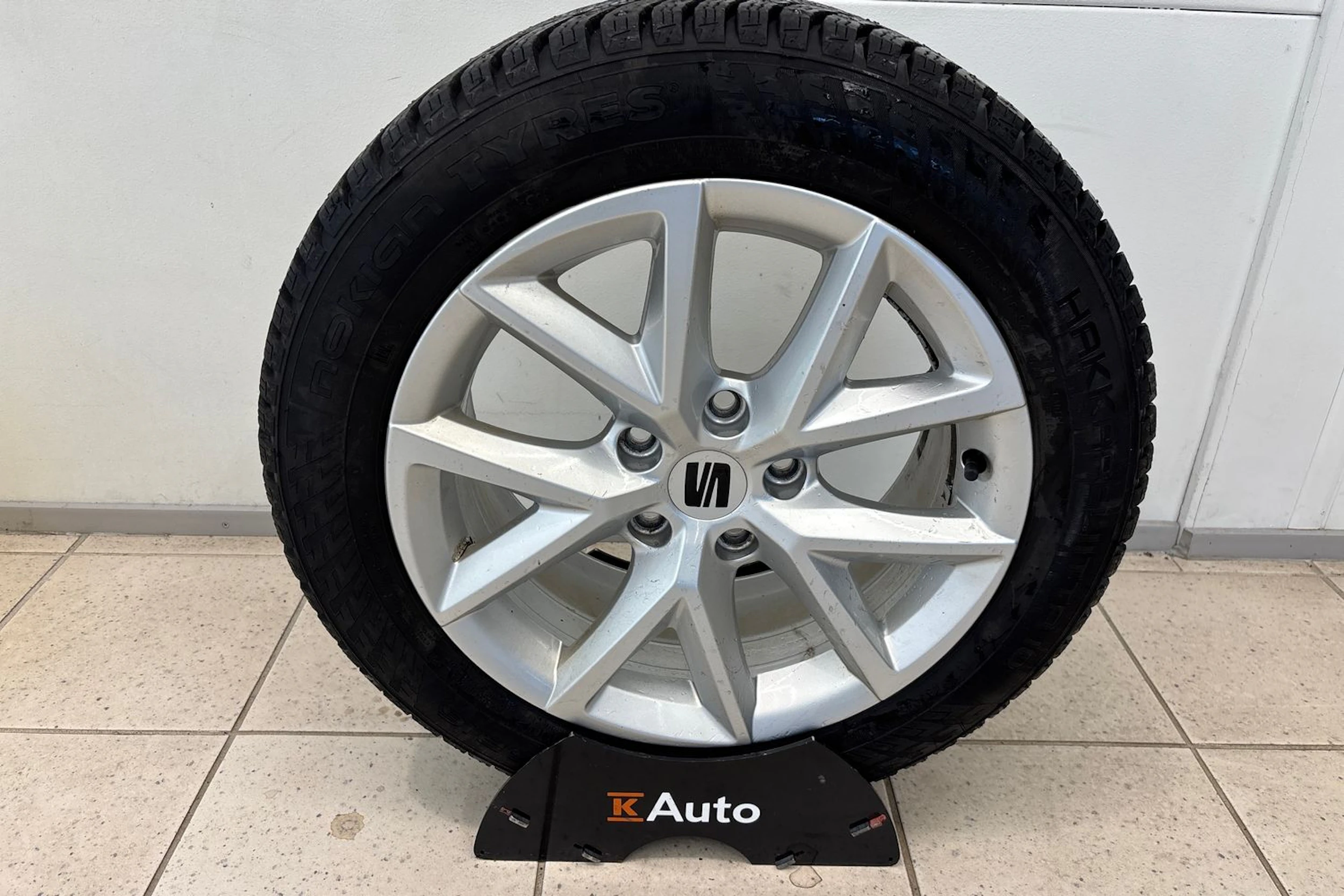 valkoinen SEAT Leon ST 2019 kuva 25.