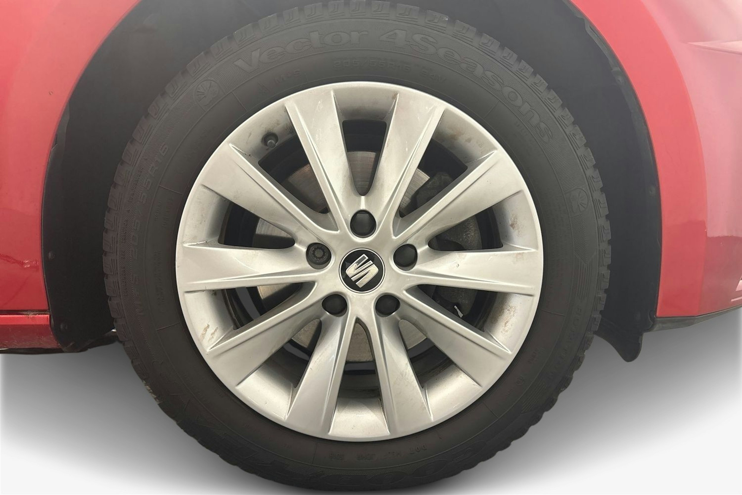 punainen SEAT Leon ST 2019 kuva 11.