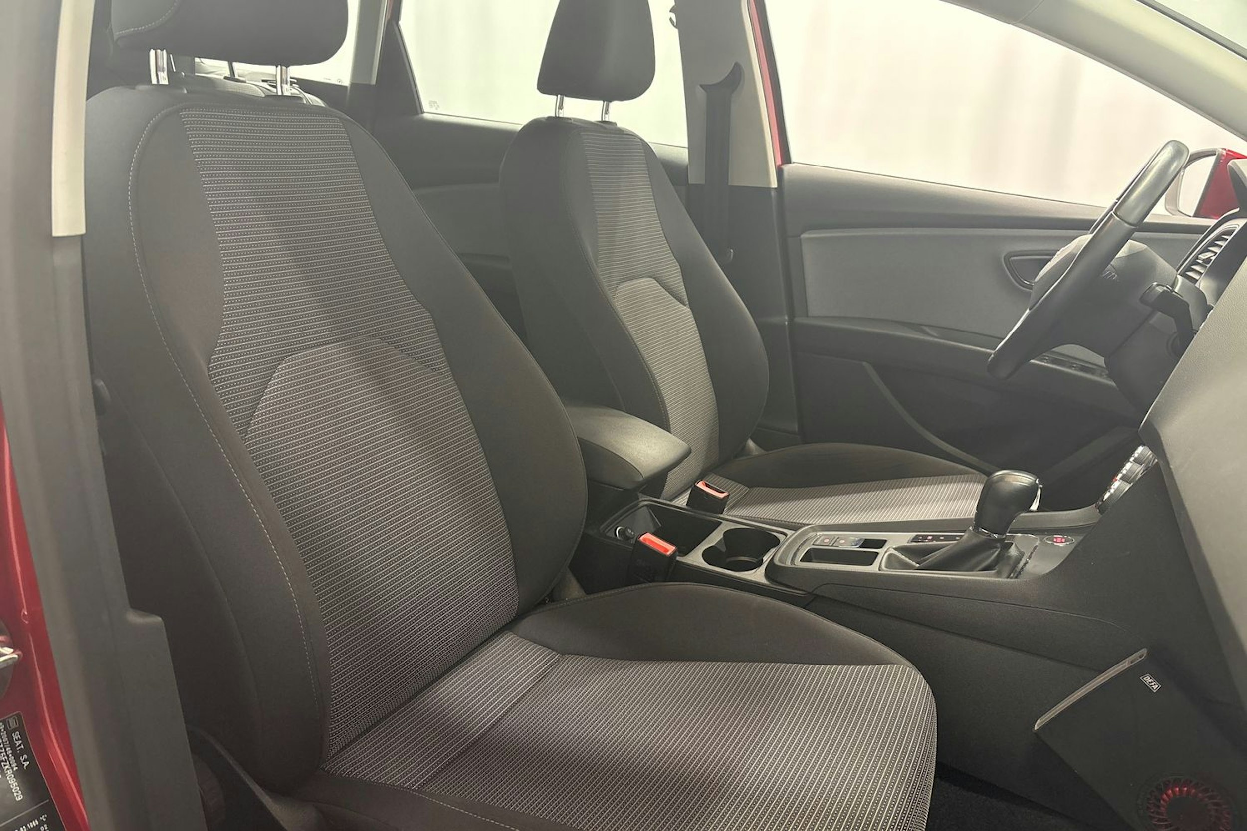 punainen SEAT Leon ST 2019 kuva 14.
