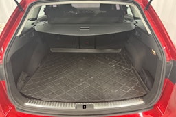 punainen SEAT Leon ST 2019 kuva 15.