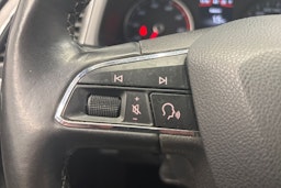 punainen SEAT Leon ST 2019 kuva 17.