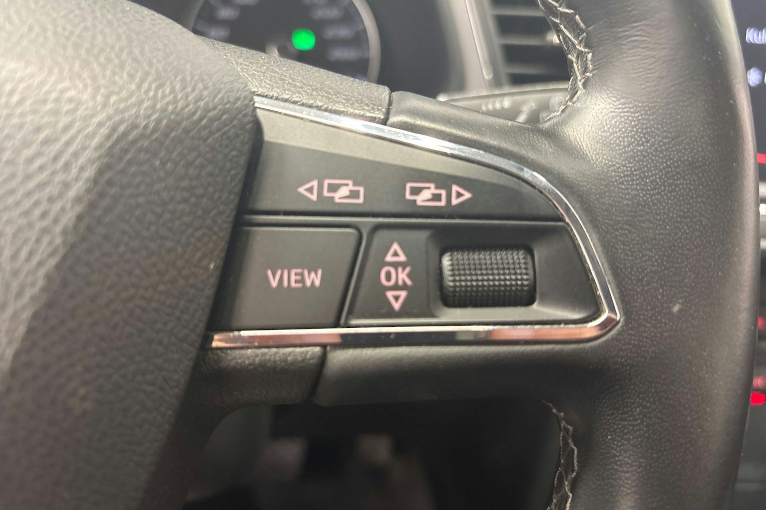 punainen SEAT Leon ST 2019 kuva 18.