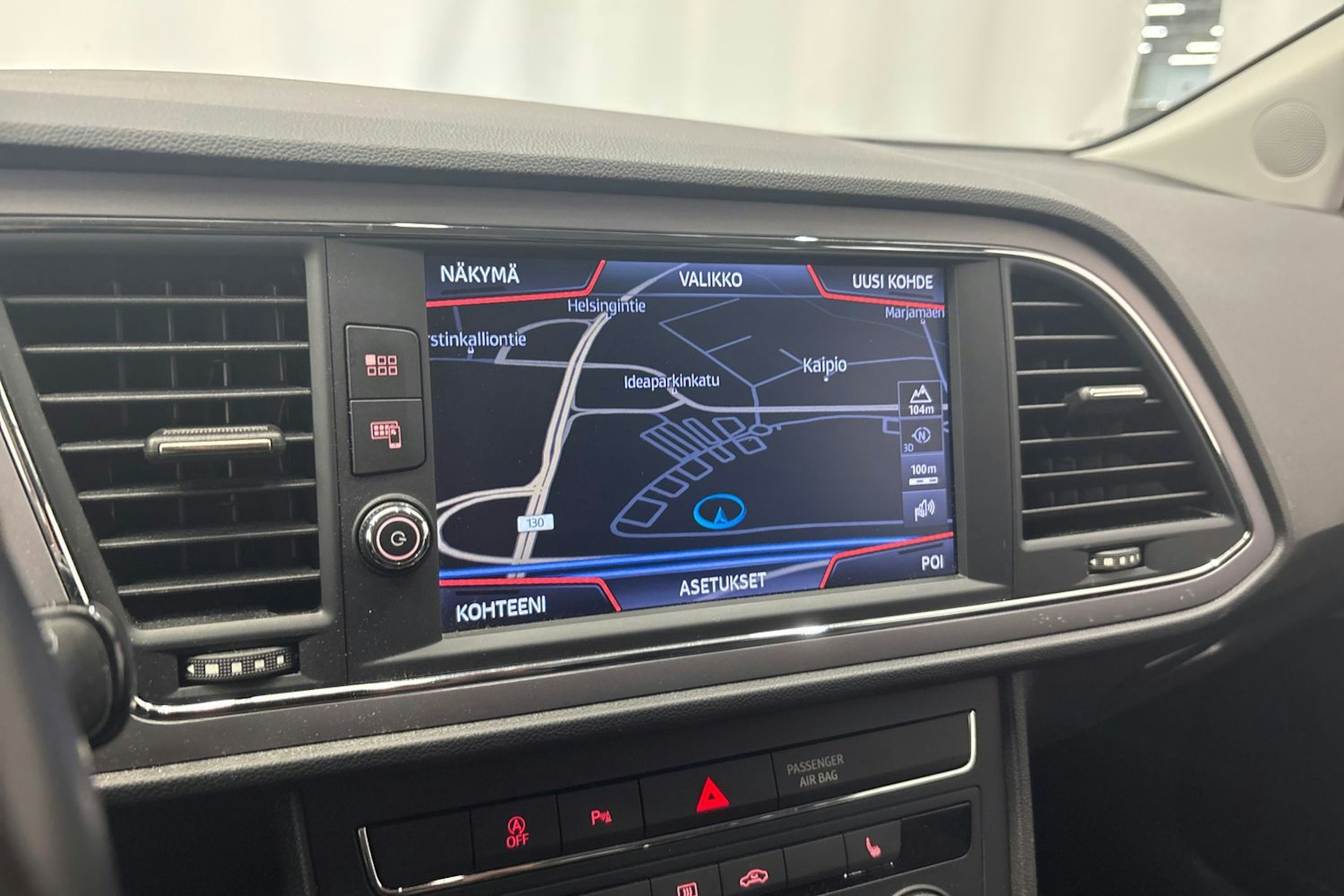 punainen SEAT Leon ST 2019 kuva 19.
