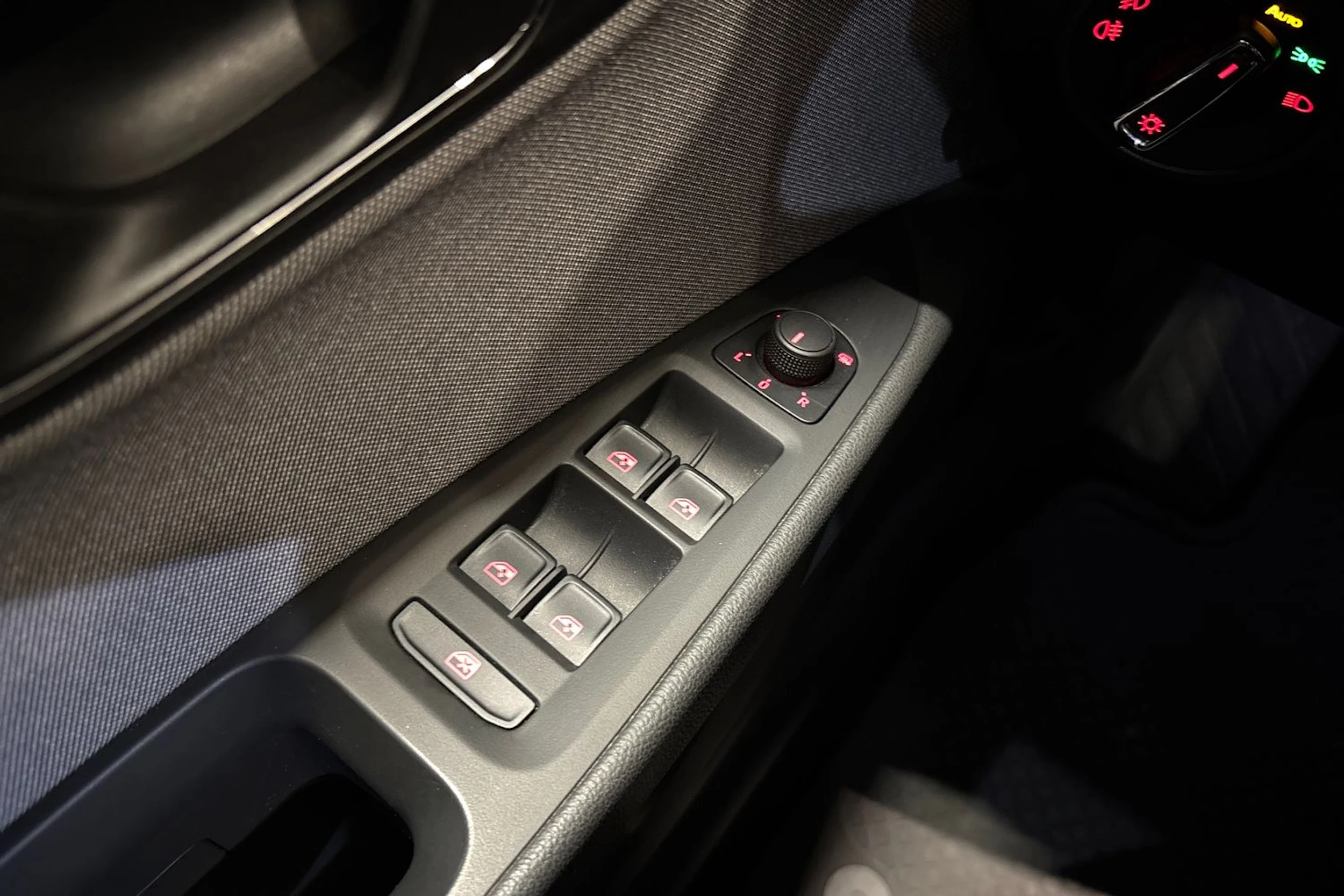 Sininen SEAT LEON ST 2019 kuva 12.