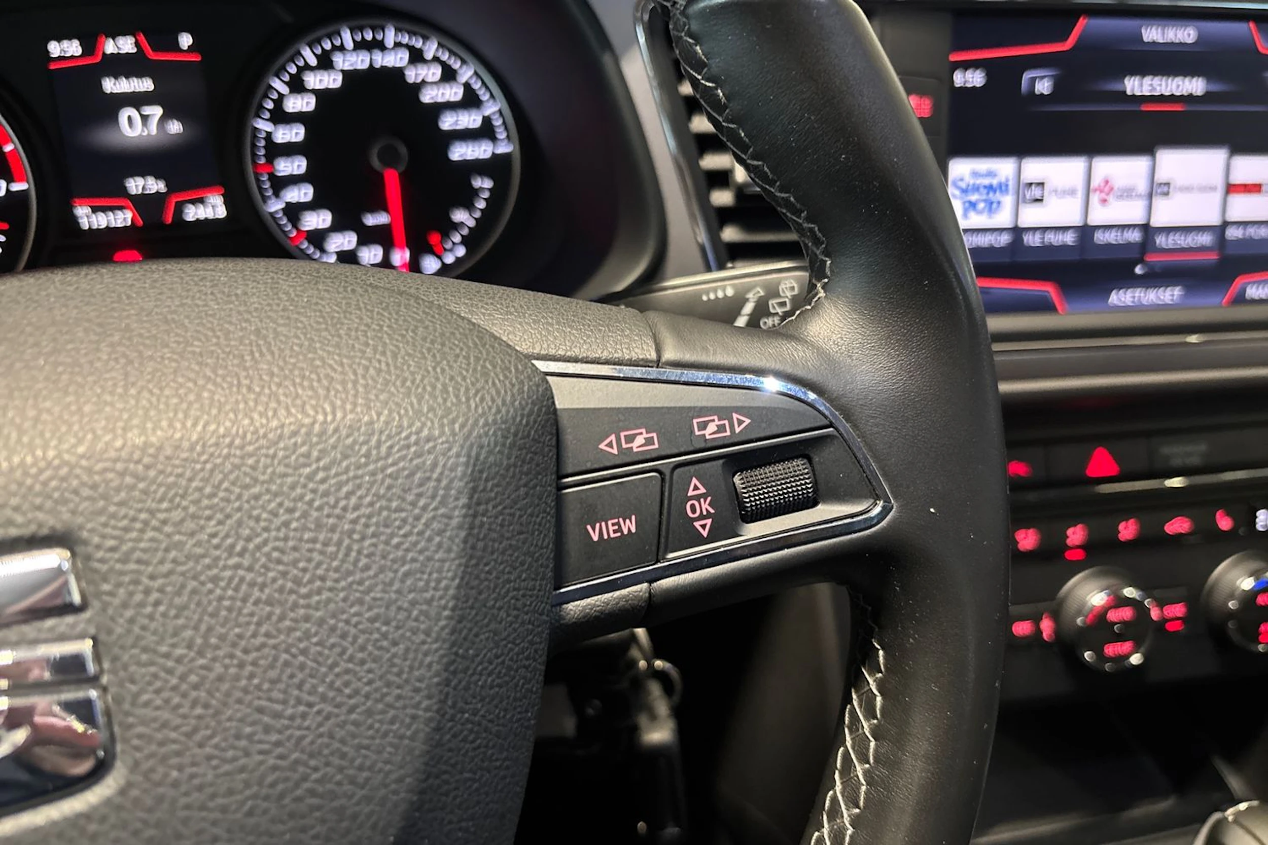 Sininen SEAT LEON ST 2019 kuva 16.