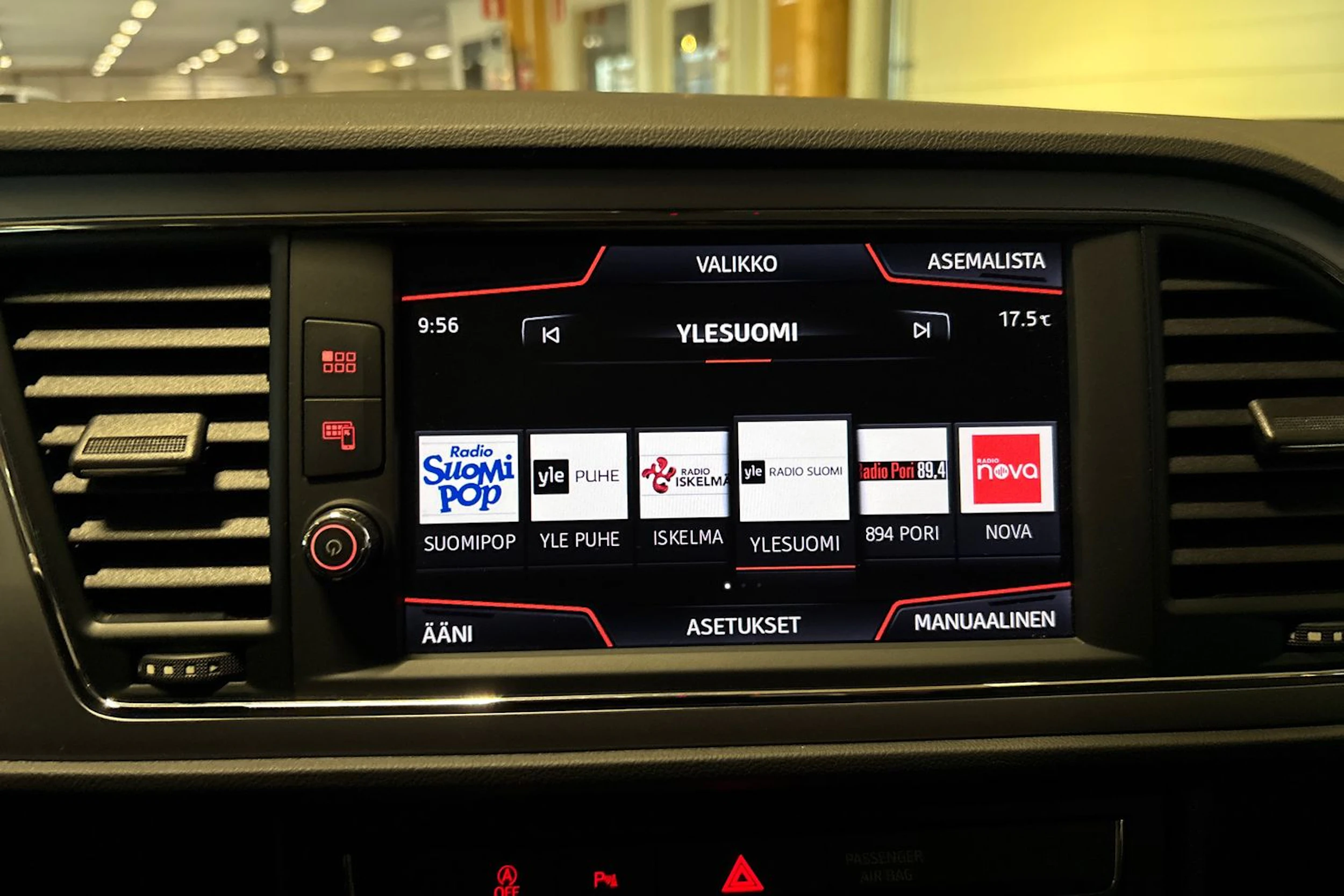 Sininen SEAT LEON ST 2019 kuva 17.