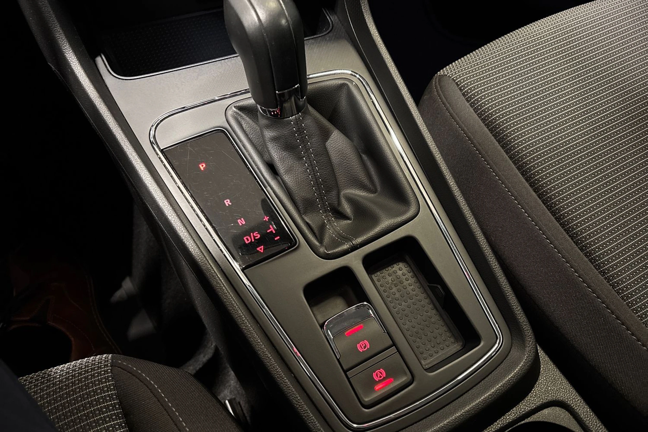 Sininen SEAT LEON ST 2019 kuva 21.