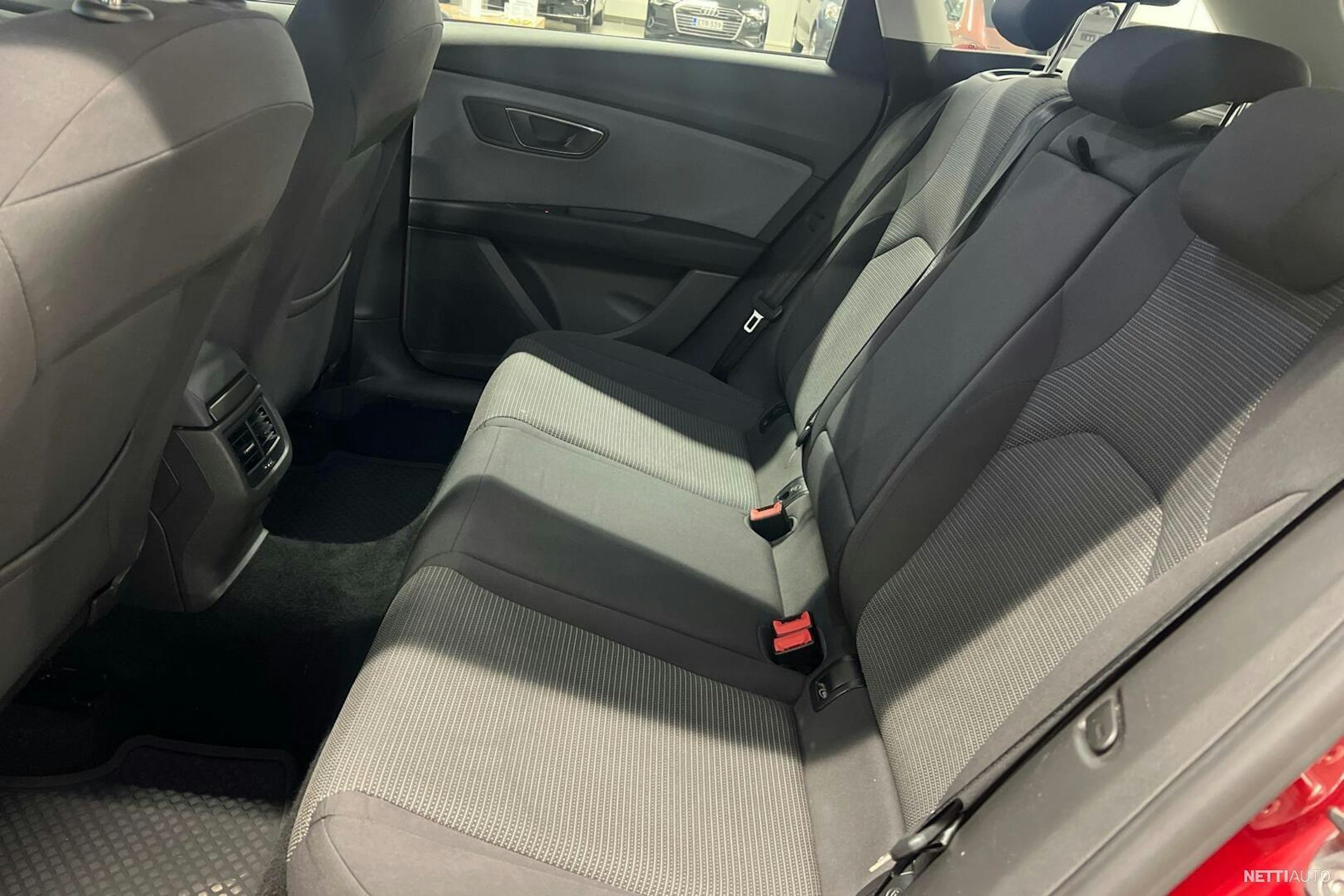 vihreä SEAT Leon ST 2019 kuva 8.