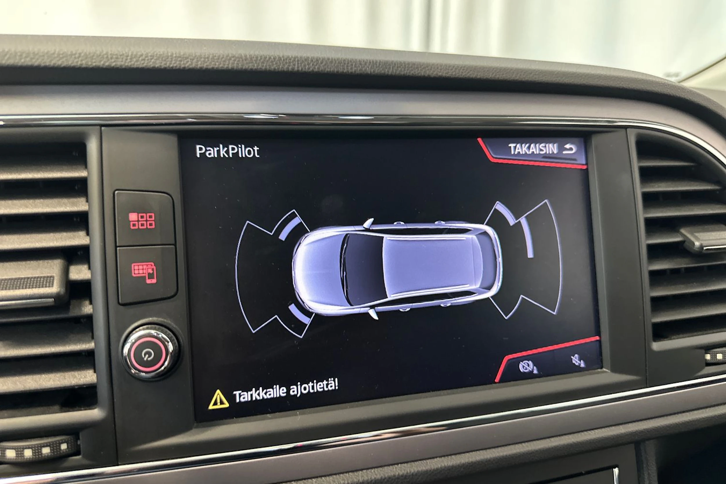 valkoinen SEAT Leon ST 2019 kuva 25.