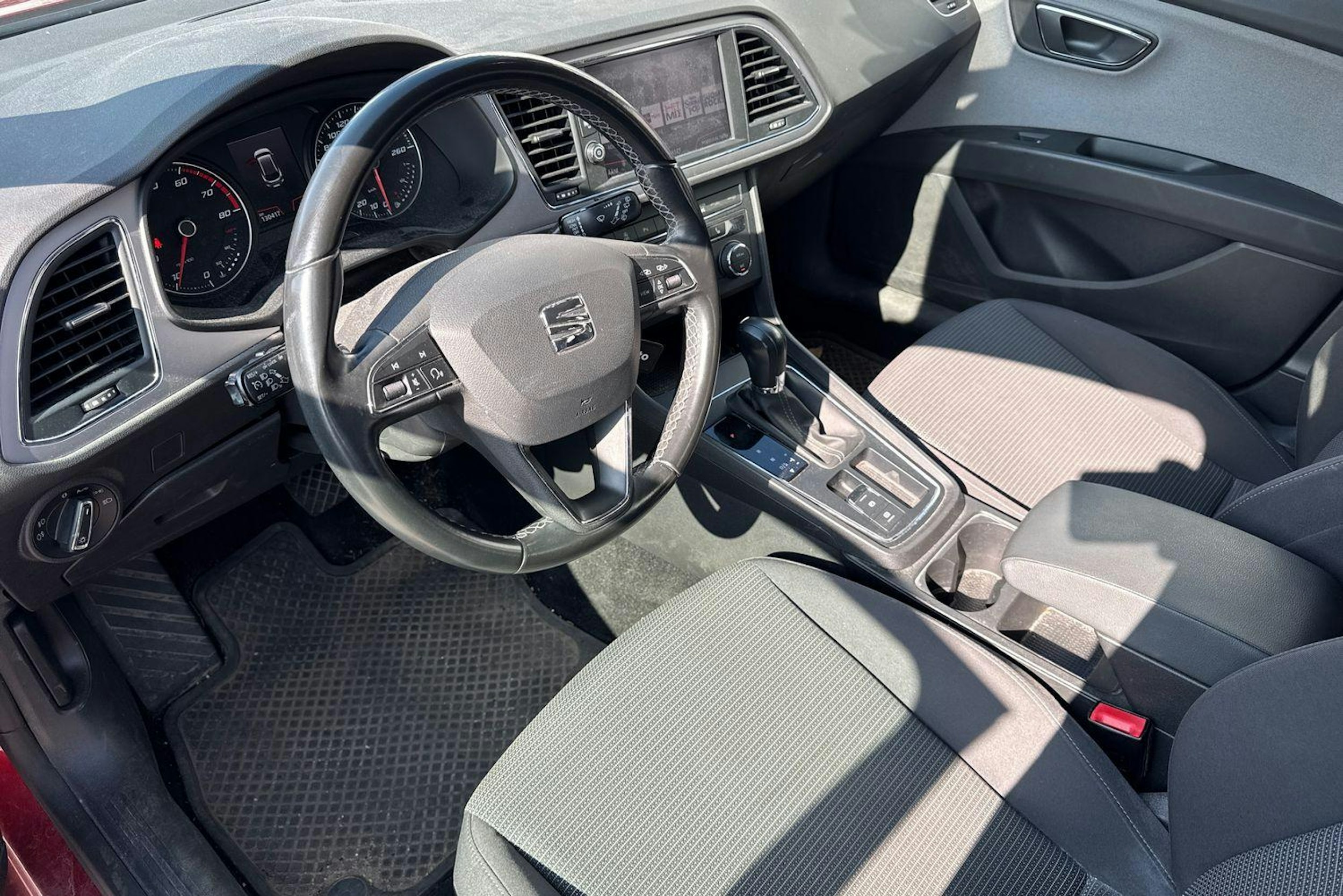 punainen SEAT Leon ST 2019 kuva 3.