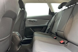 valkoinen SEAT Leon ST 2020 kuva 10.