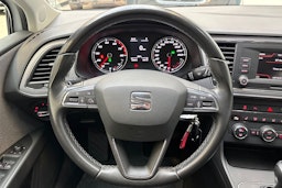 valkoinen SEAT Leon ST 2020 kuva 17.