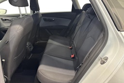 Valkoinen SEAT LEON ST 2020 kuva 8.