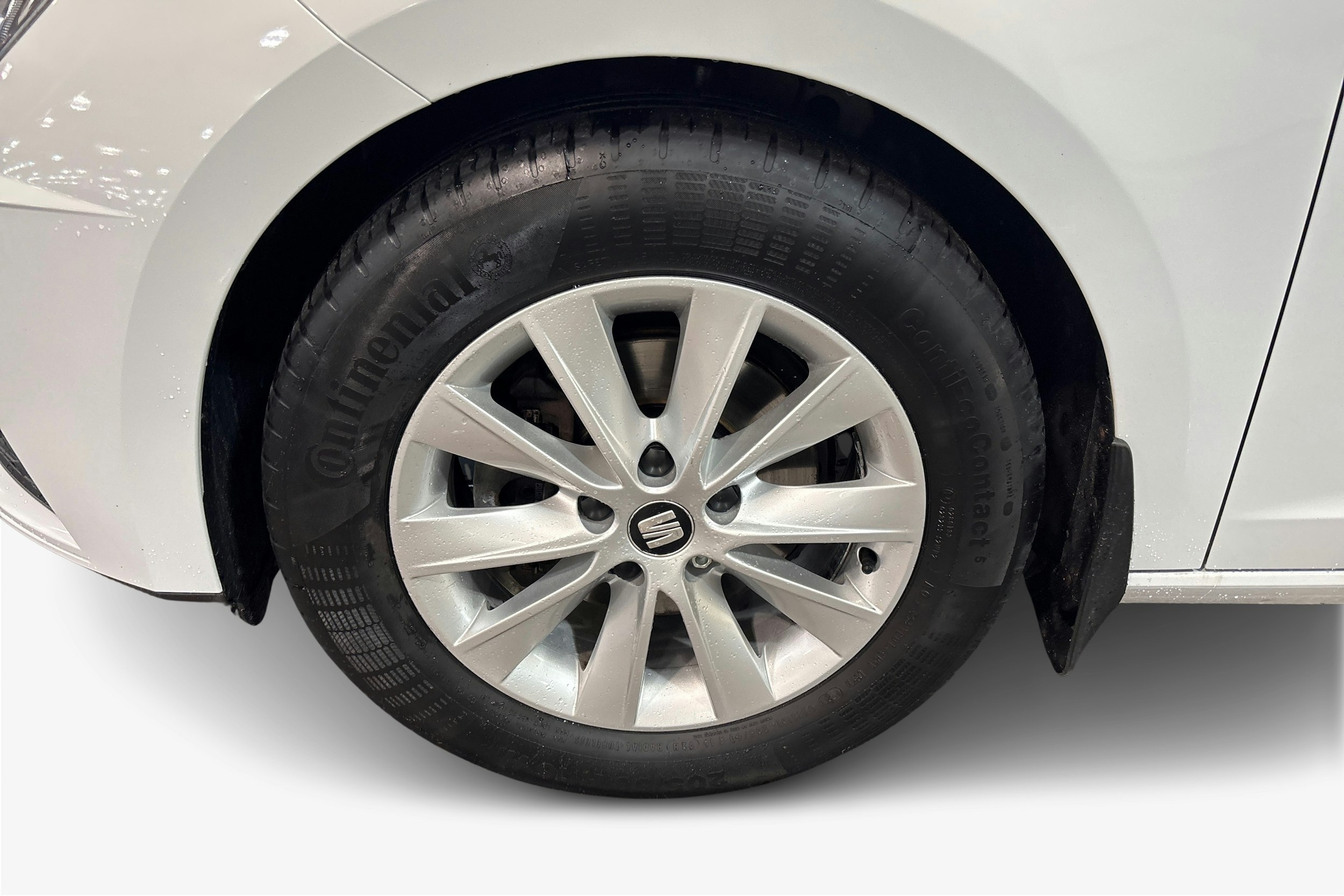 Valkoinen SEAT LEON ST 2020 kuva 9.