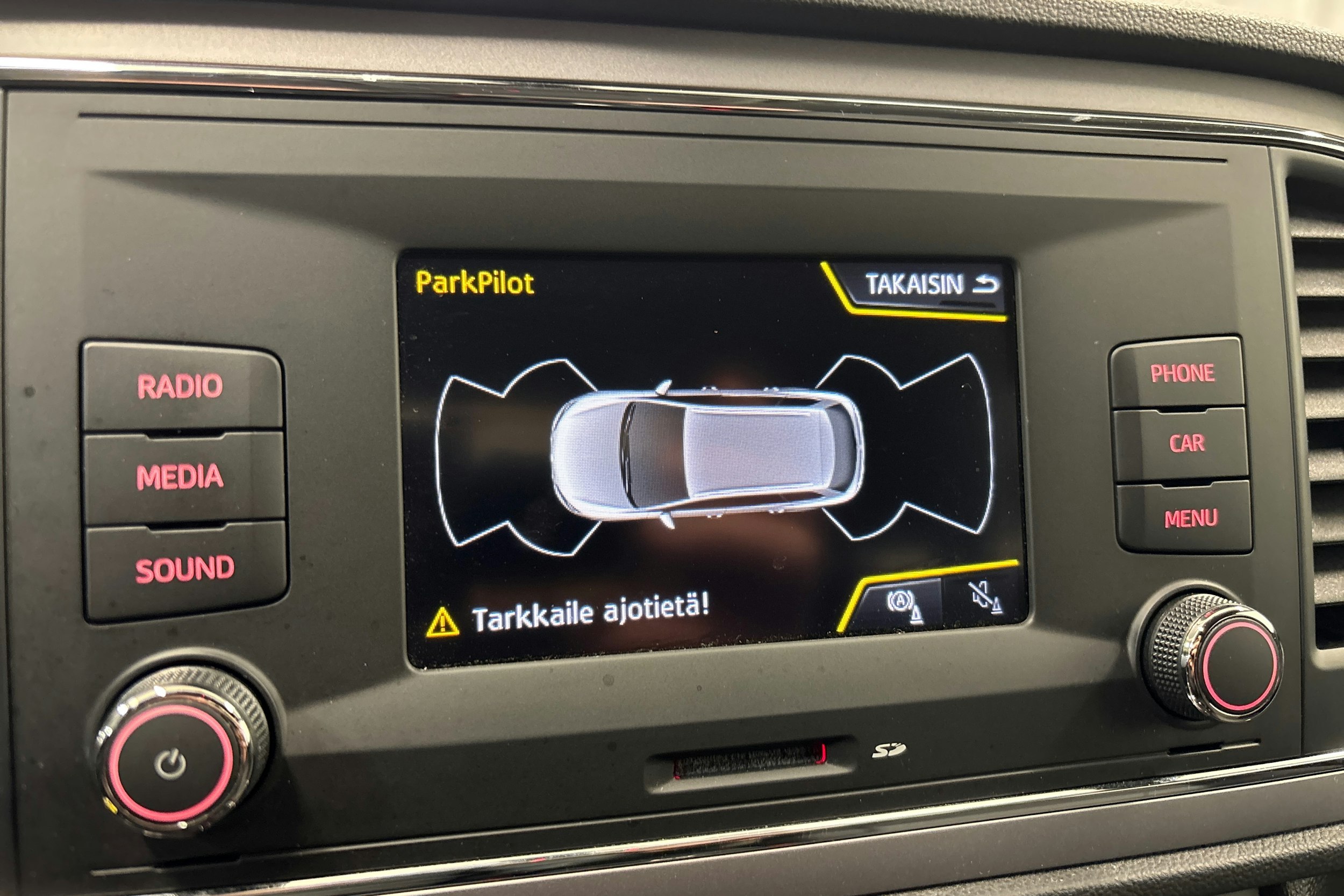 Valkoinen SEAT LEON ST 2020 kuva 15.