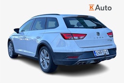 valkoinen SEAT Leon X-Perience 2015 kuva 2.