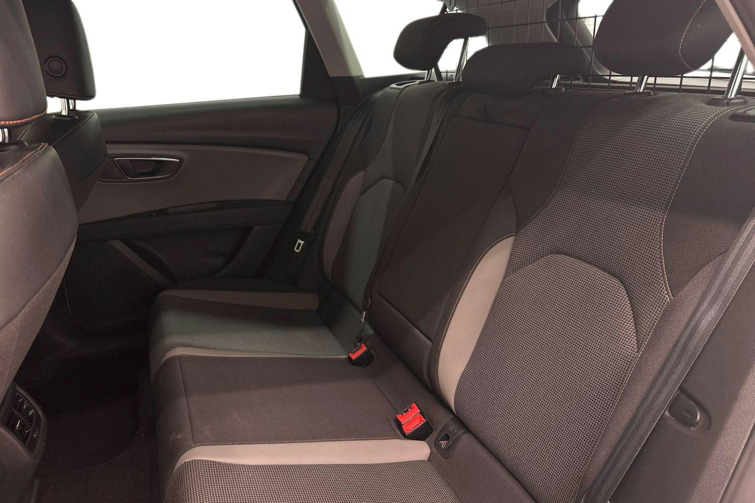 valkoinen SEAT Leon X-Perience 2015 kuva 10.