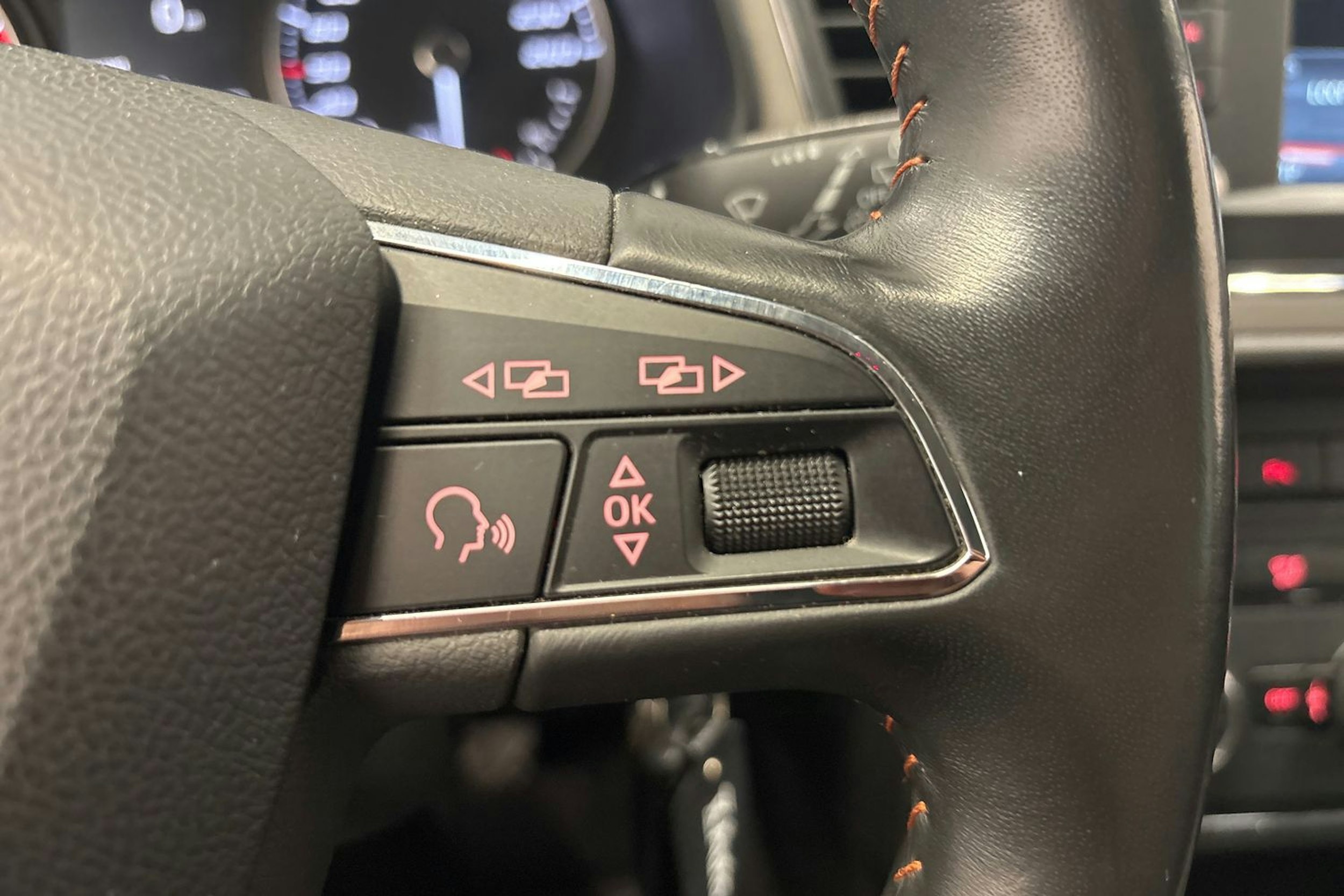 valkoinen SEAT Leon X-Perience 2015 kuva 18.