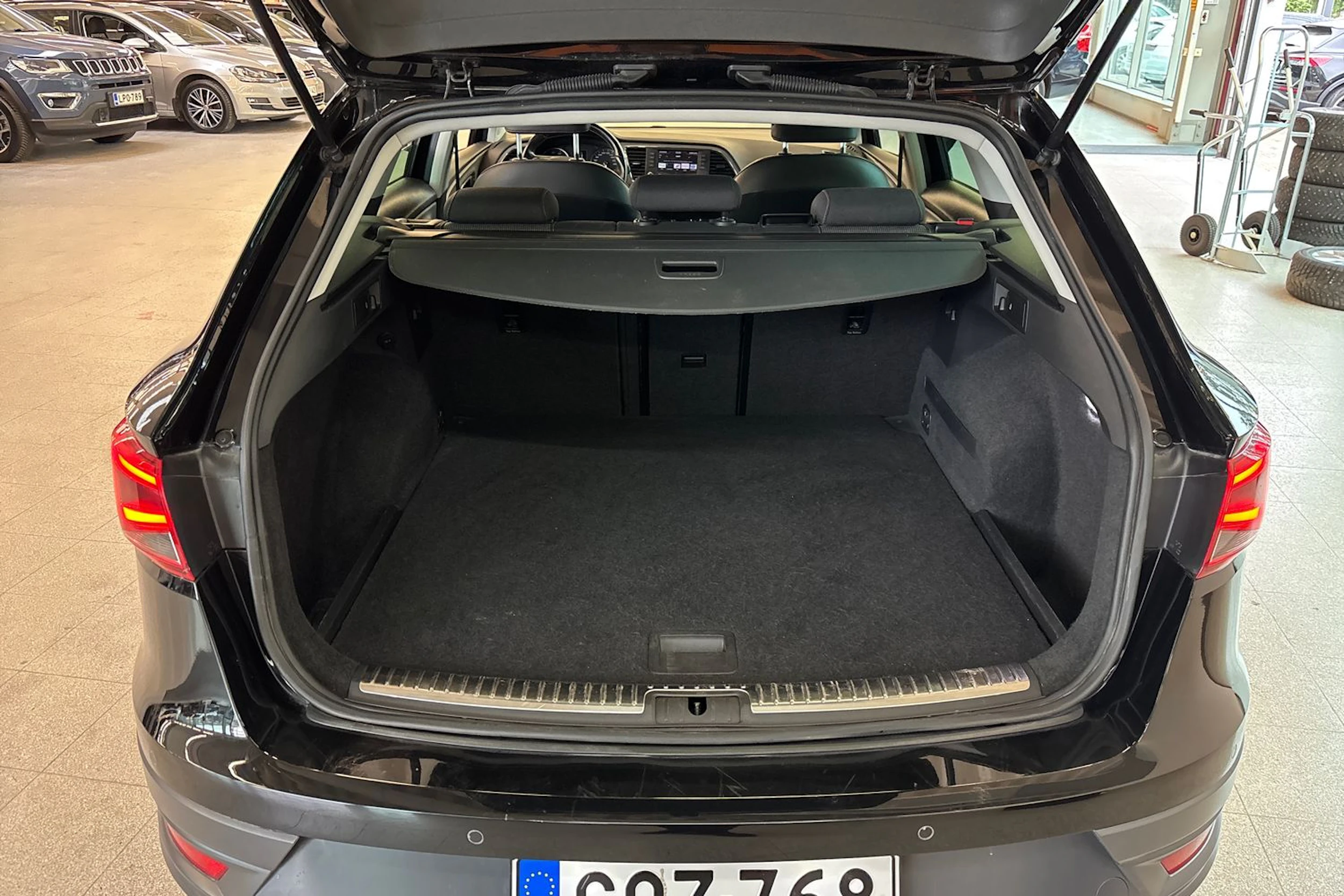Musta SEAT LEON X-PERIENCE 2016 kuva 19.