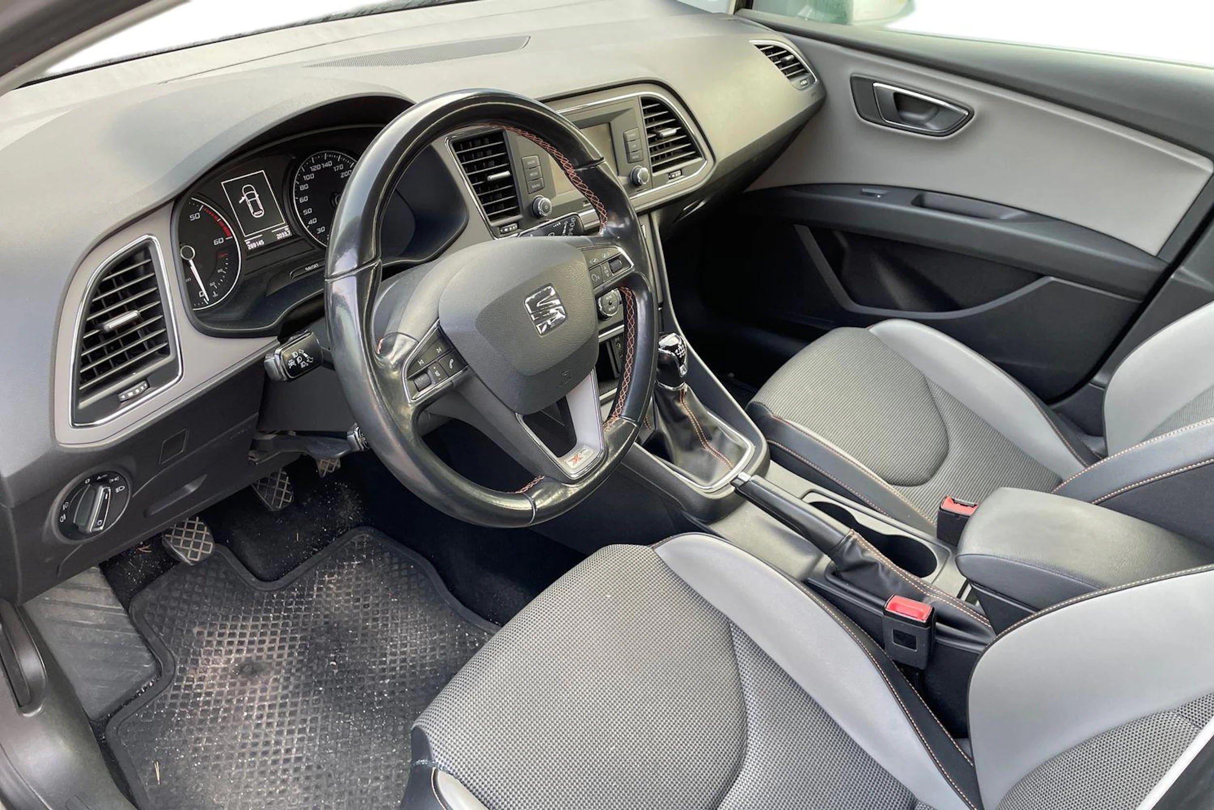 ruskea (beige) SEAT Leon X-Perience 2016 kuva 3.