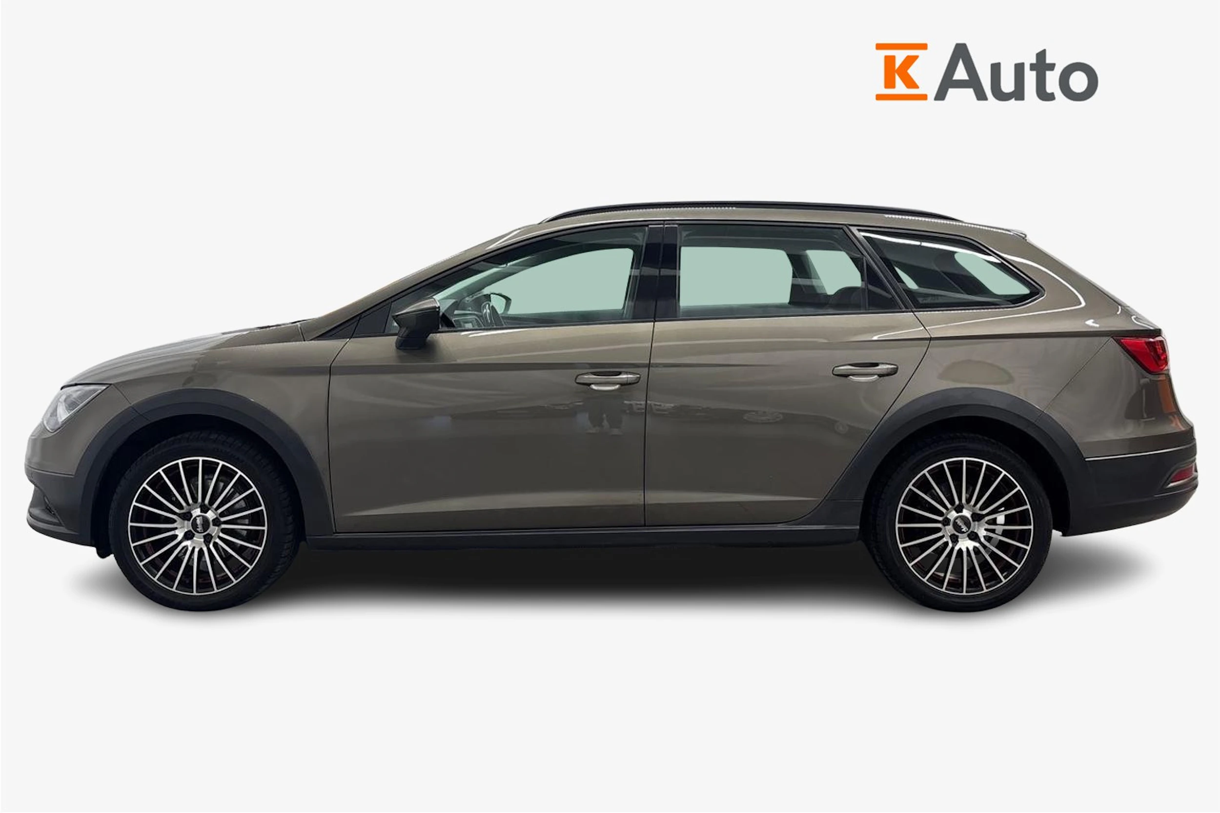 ruskea (beige) SEAT Leon X-Perience 2016 kuva 5.