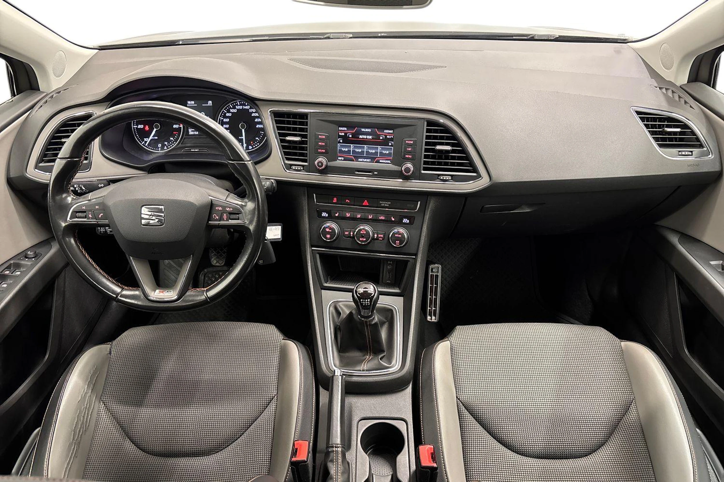 ruskea (beige) SEAT Leon X-Perience 2016 kuva 7.