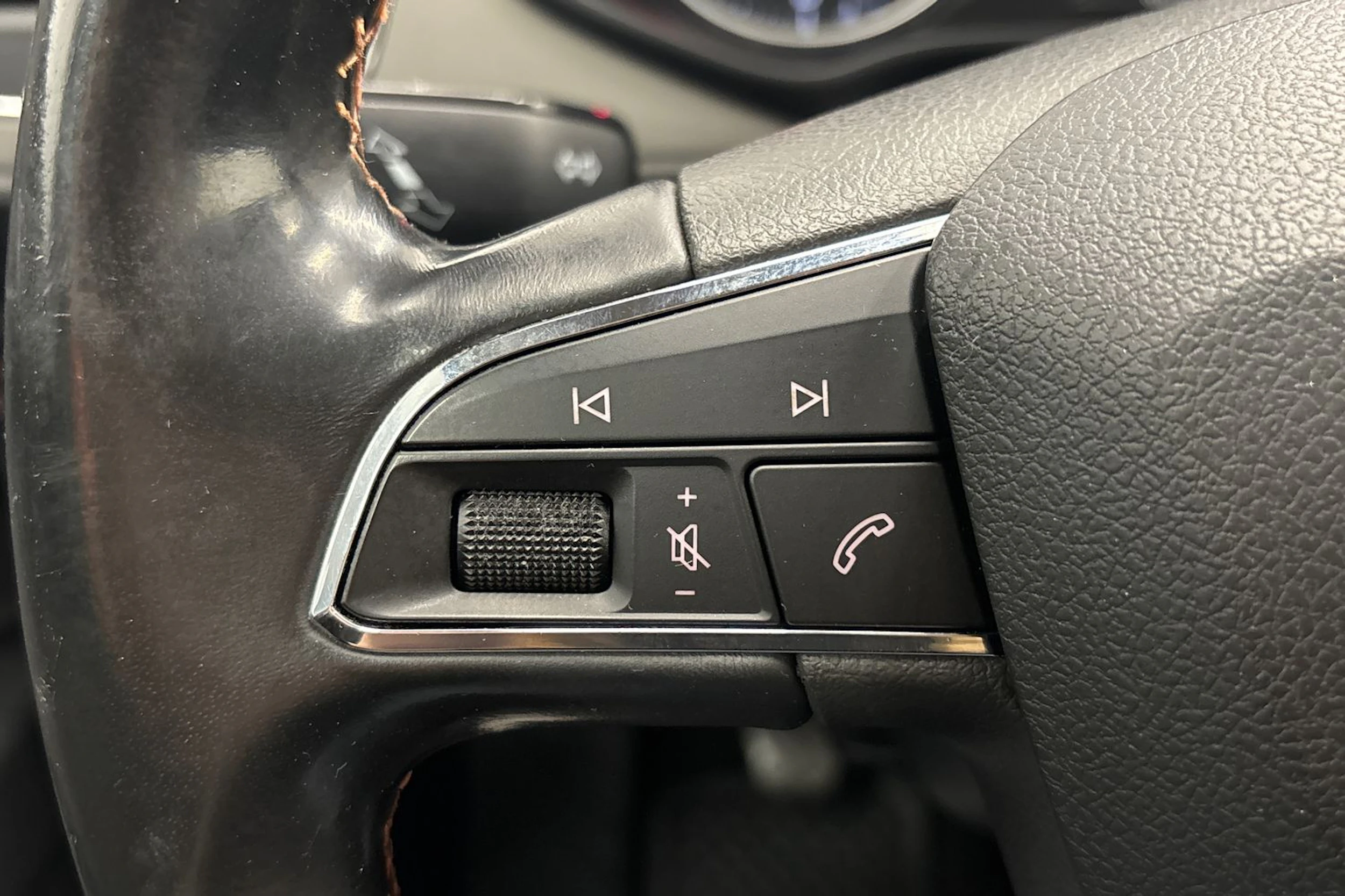 ruskea (beige) SEAT Leon X-Perience 2016 kuva 13.