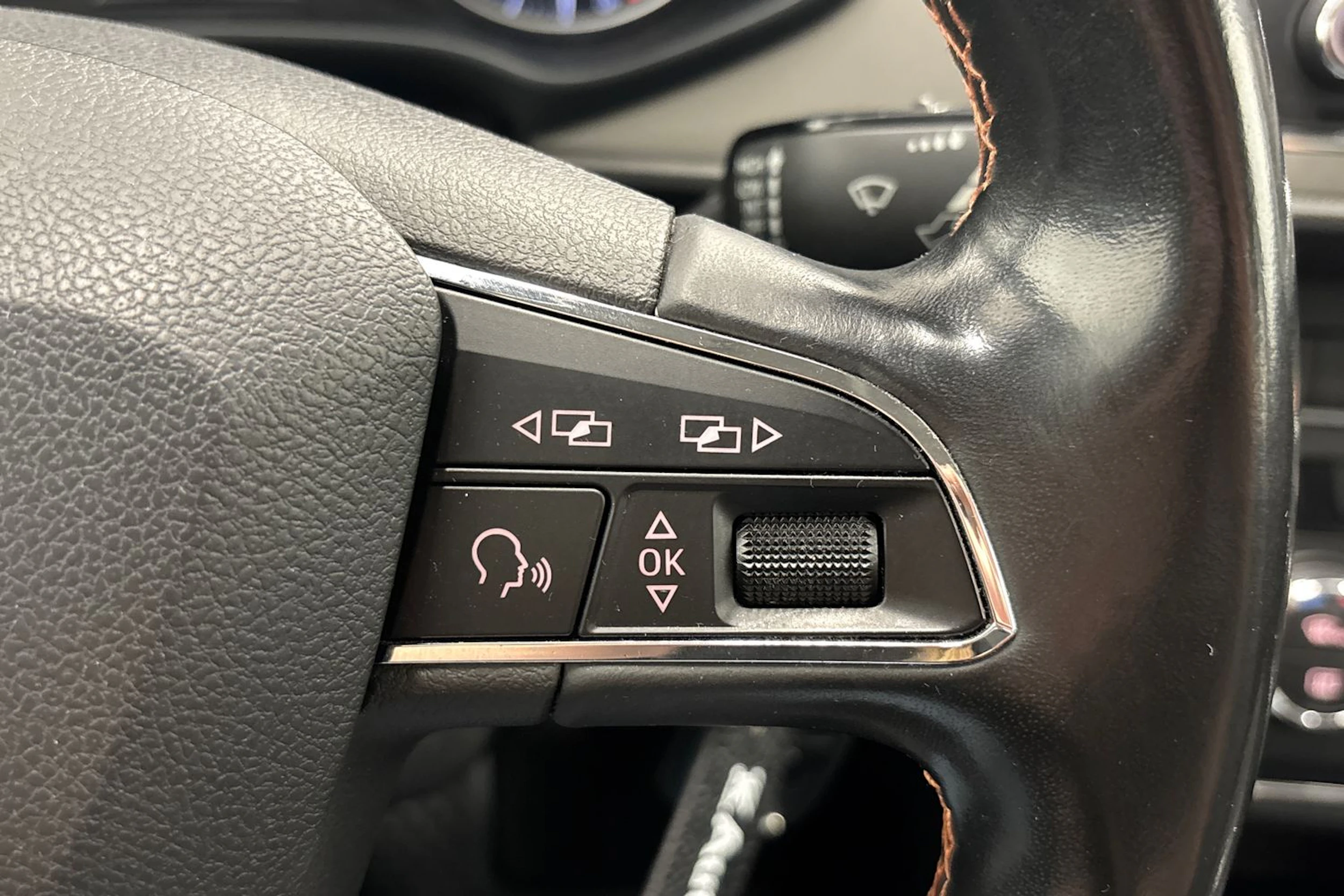 ruskea (beige) SEAT Leon X-Perience 2016 kuva 14.