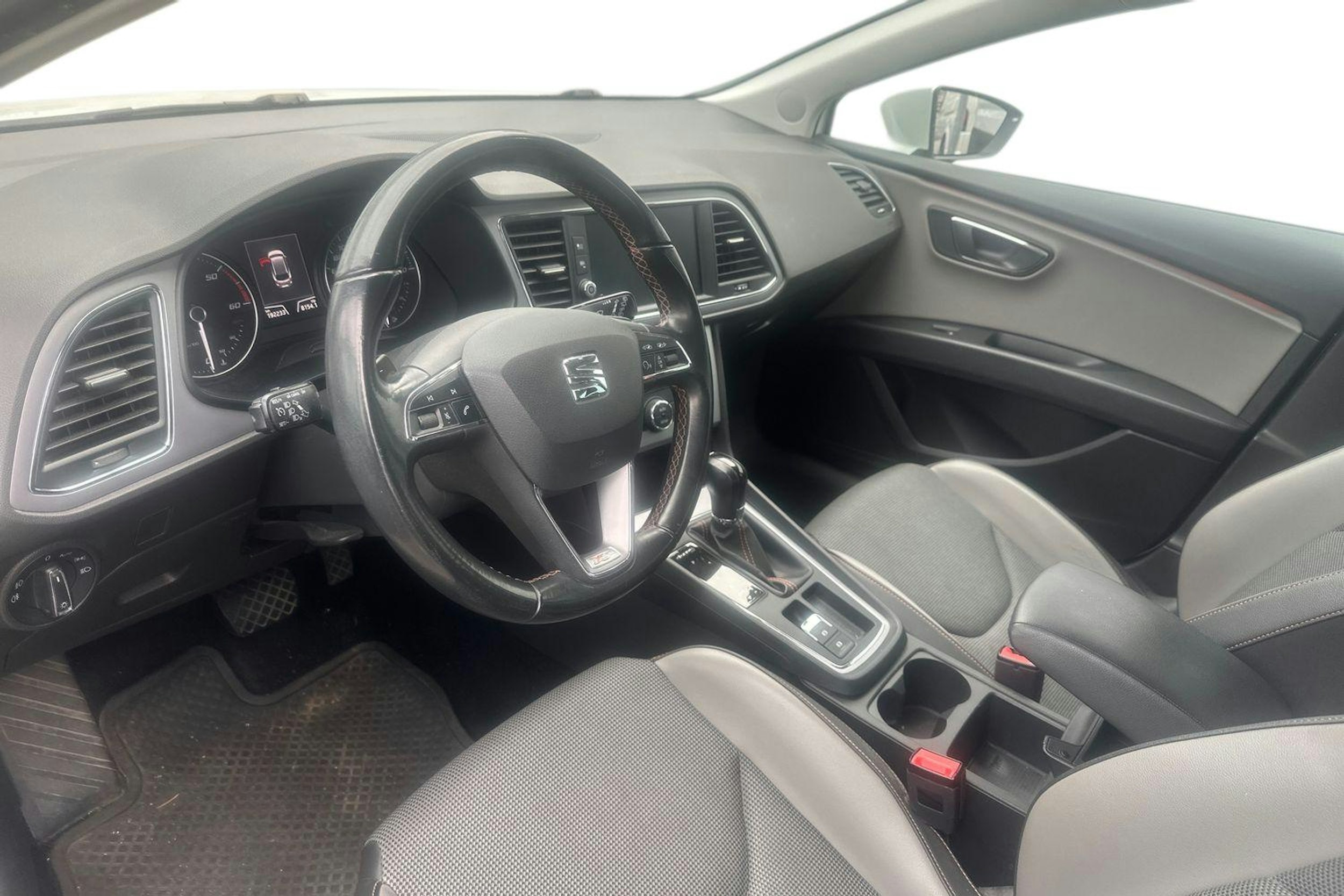 Valkoinen SEAT LEON X-PERIENCE 2017 kuva 3.