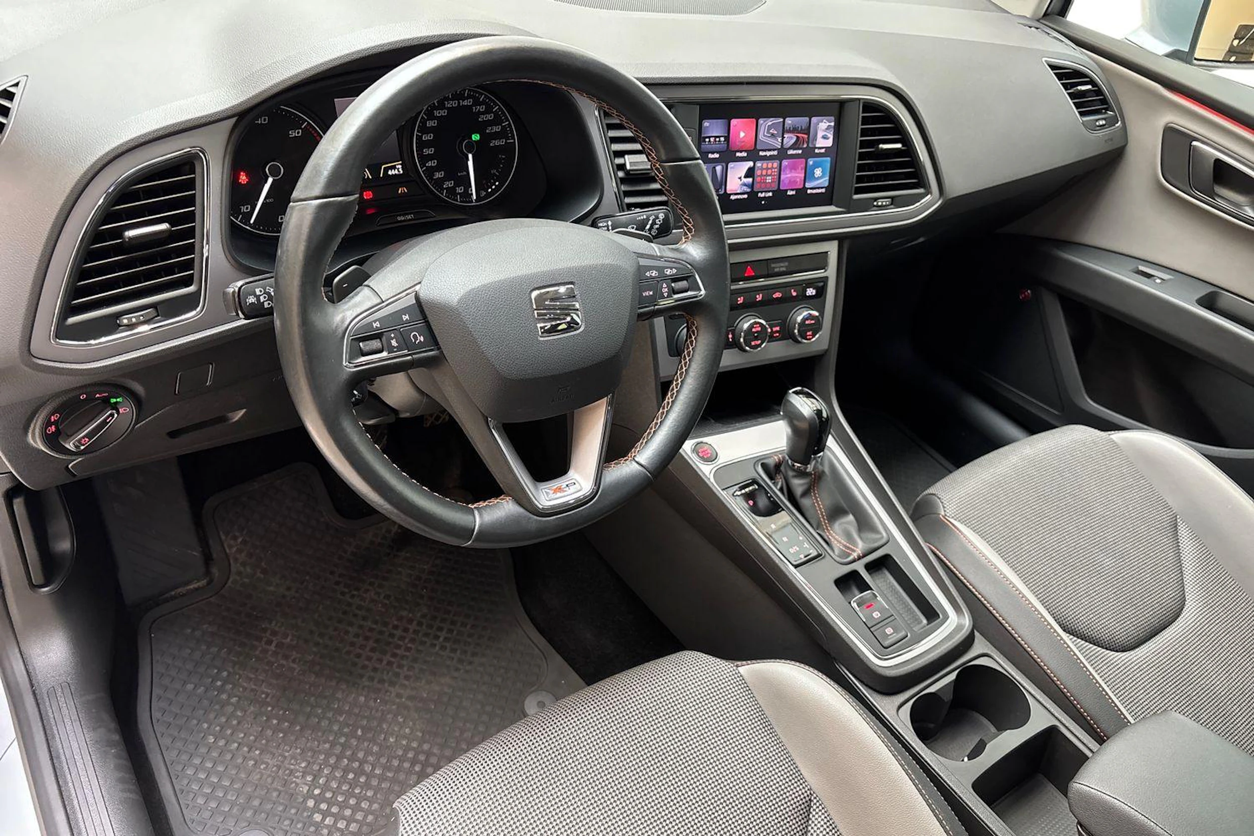 hopea SEAT Leon X-Perience 2018 kuva 6.