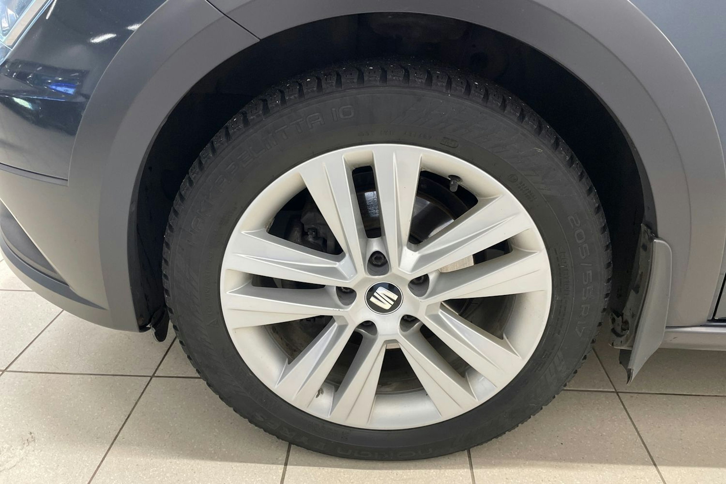 harmaa SEAT Leon X-Perience 2019 kuva 11.