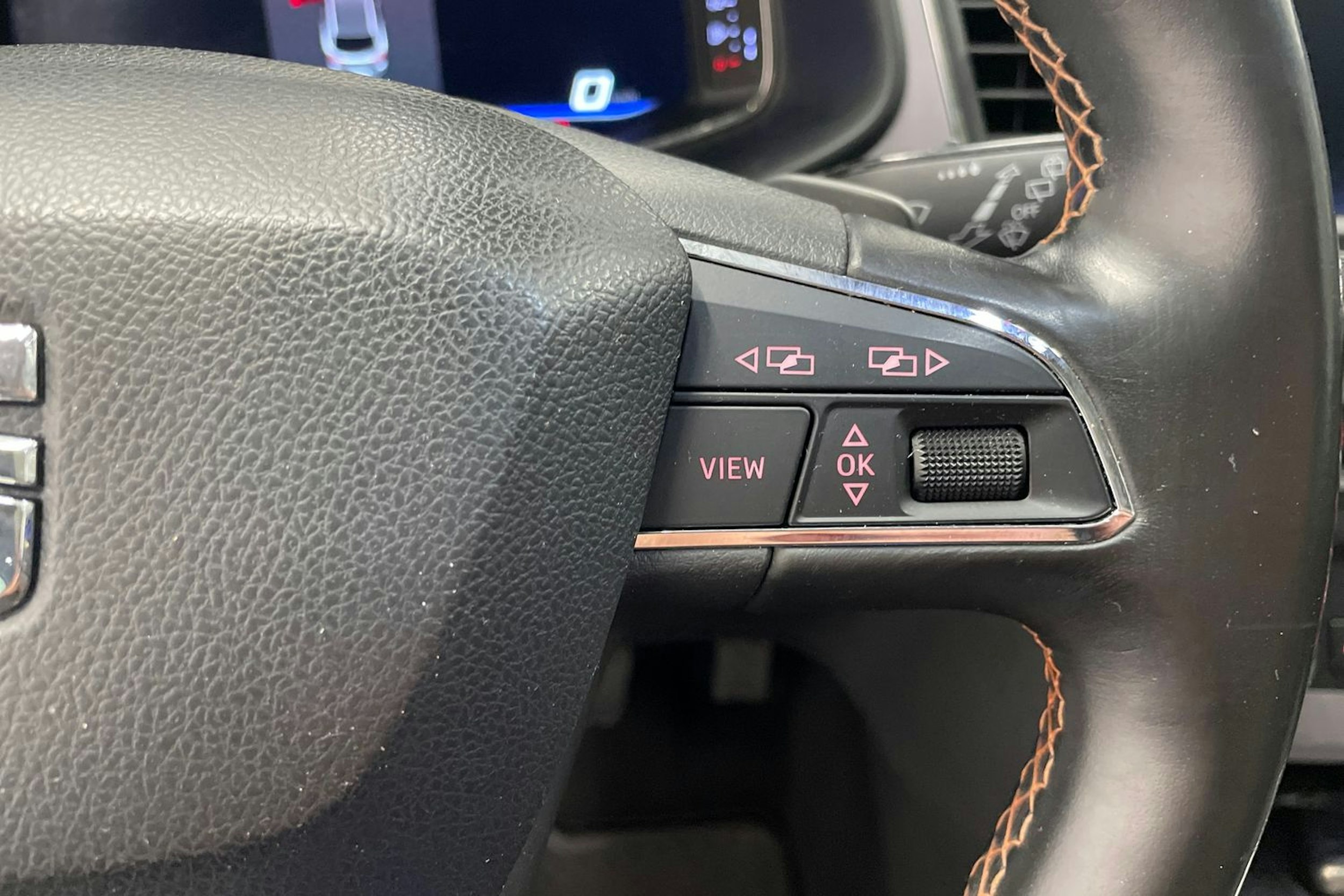 harmaa SEAT Leon X-Perience 2019 kuva 15.