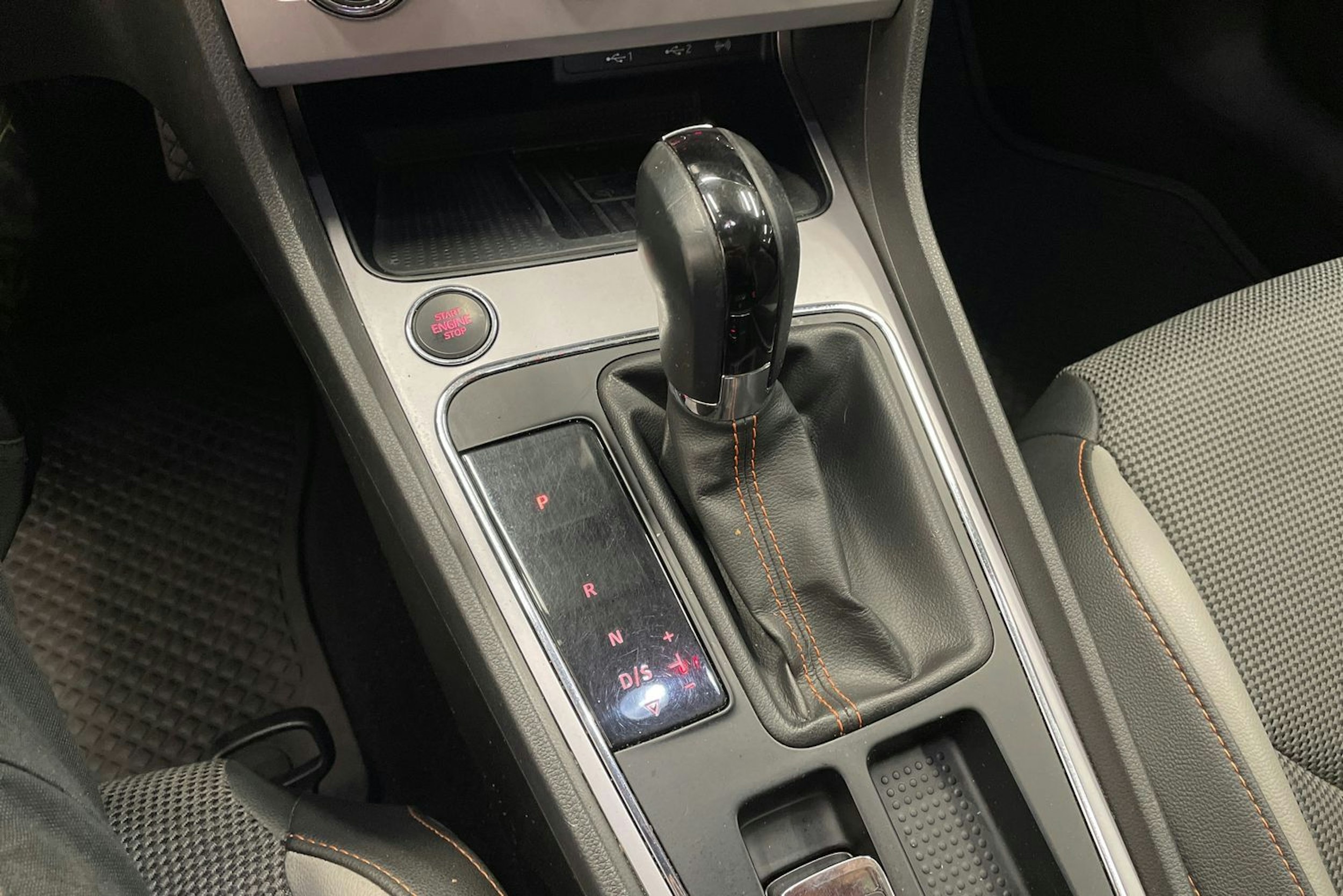 harmaa SEAT Leon X-Perience 2019 kuva 18.