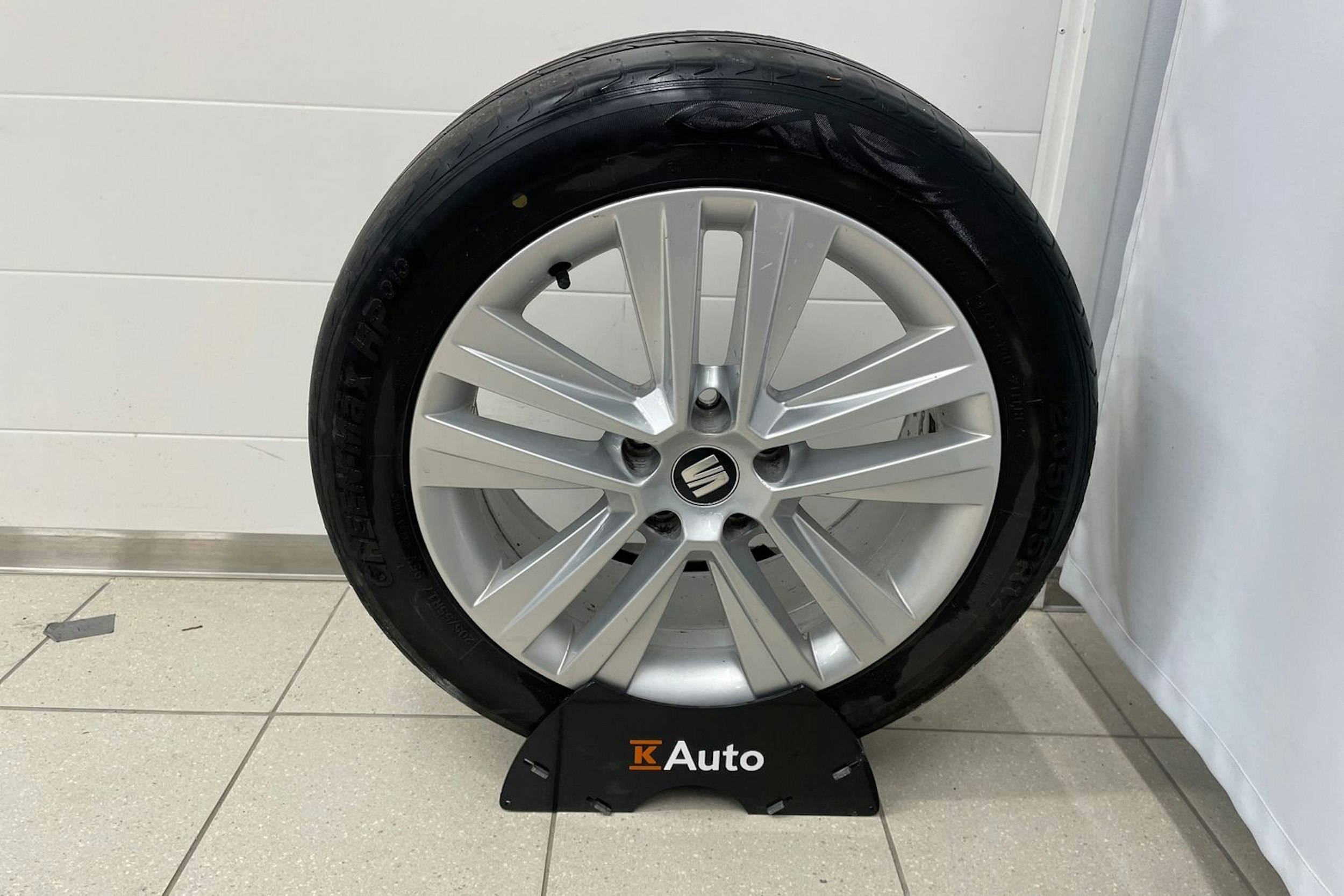 harmaa SEAT Leon X-Perience 2019 kuva 22.