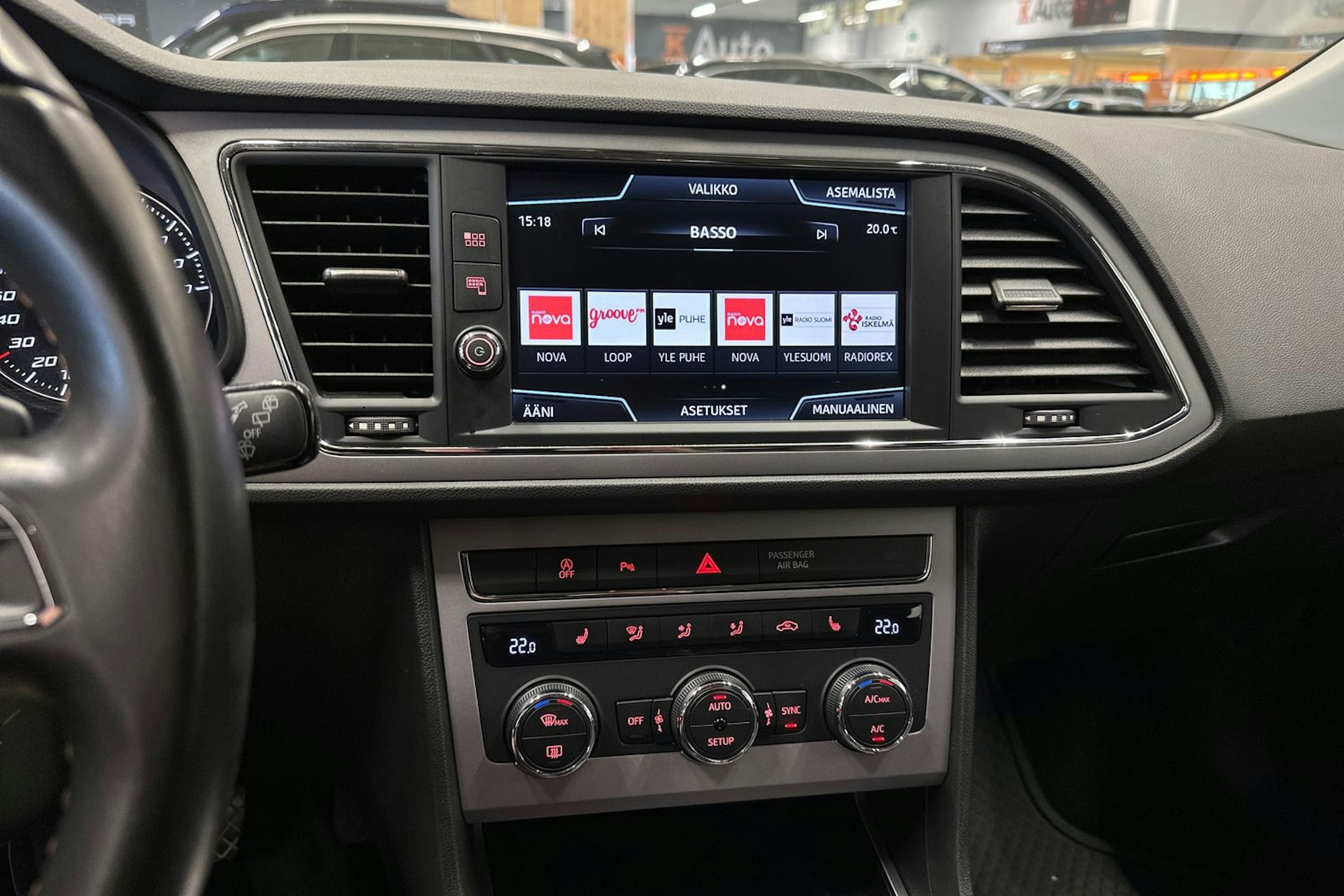 harmaa SEAT Leon X-Perience 2019 kuva 23.