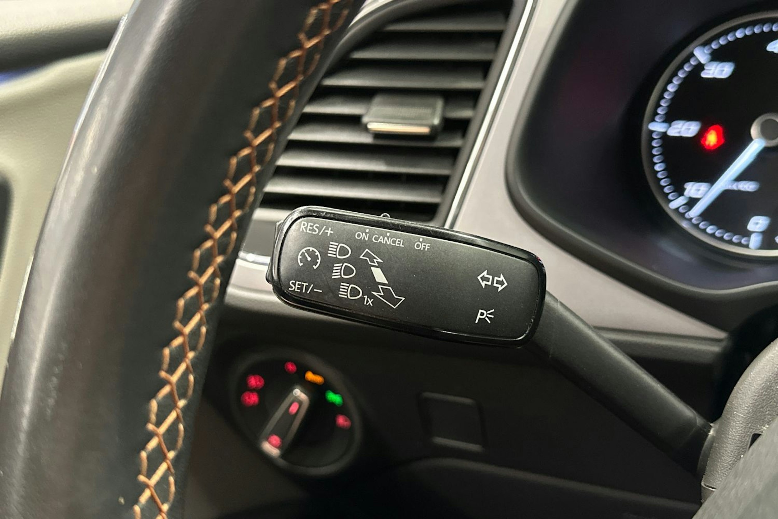 harmaa SEAT Leon X-Perience 2019 kuva 27.