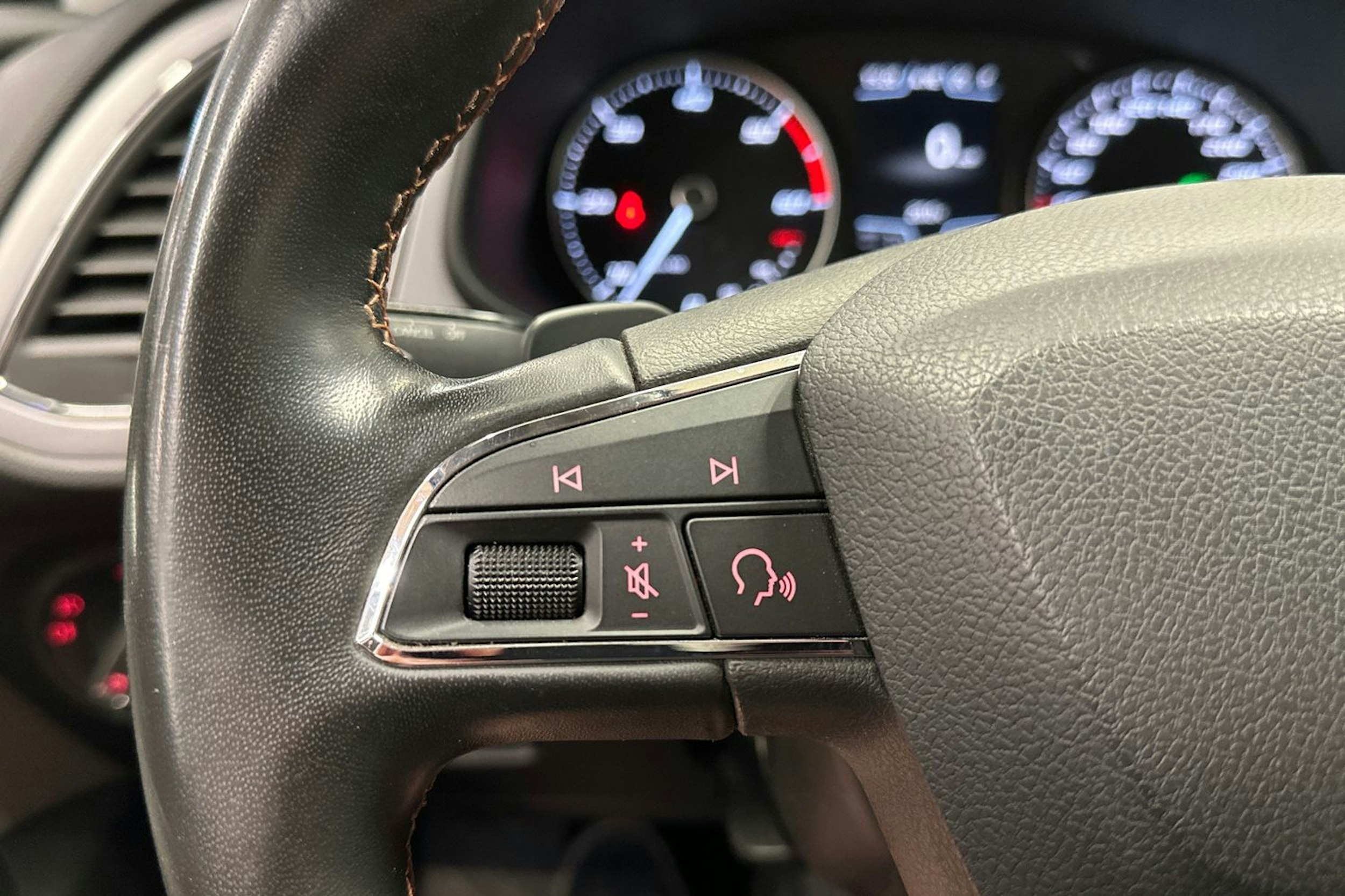 harmaa SEAT Leon X-Perience 2019 kuva 29.