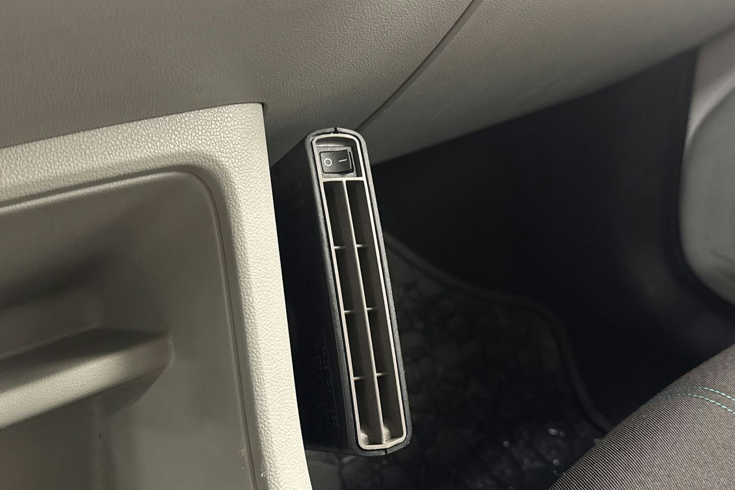 valkoinen SEAT Mii 2018 kuva 16.