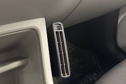 valkoinen SEAT Mii 2018 kuva 16.