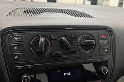 valkoinen SEAT Mii 2018 kuva 18.