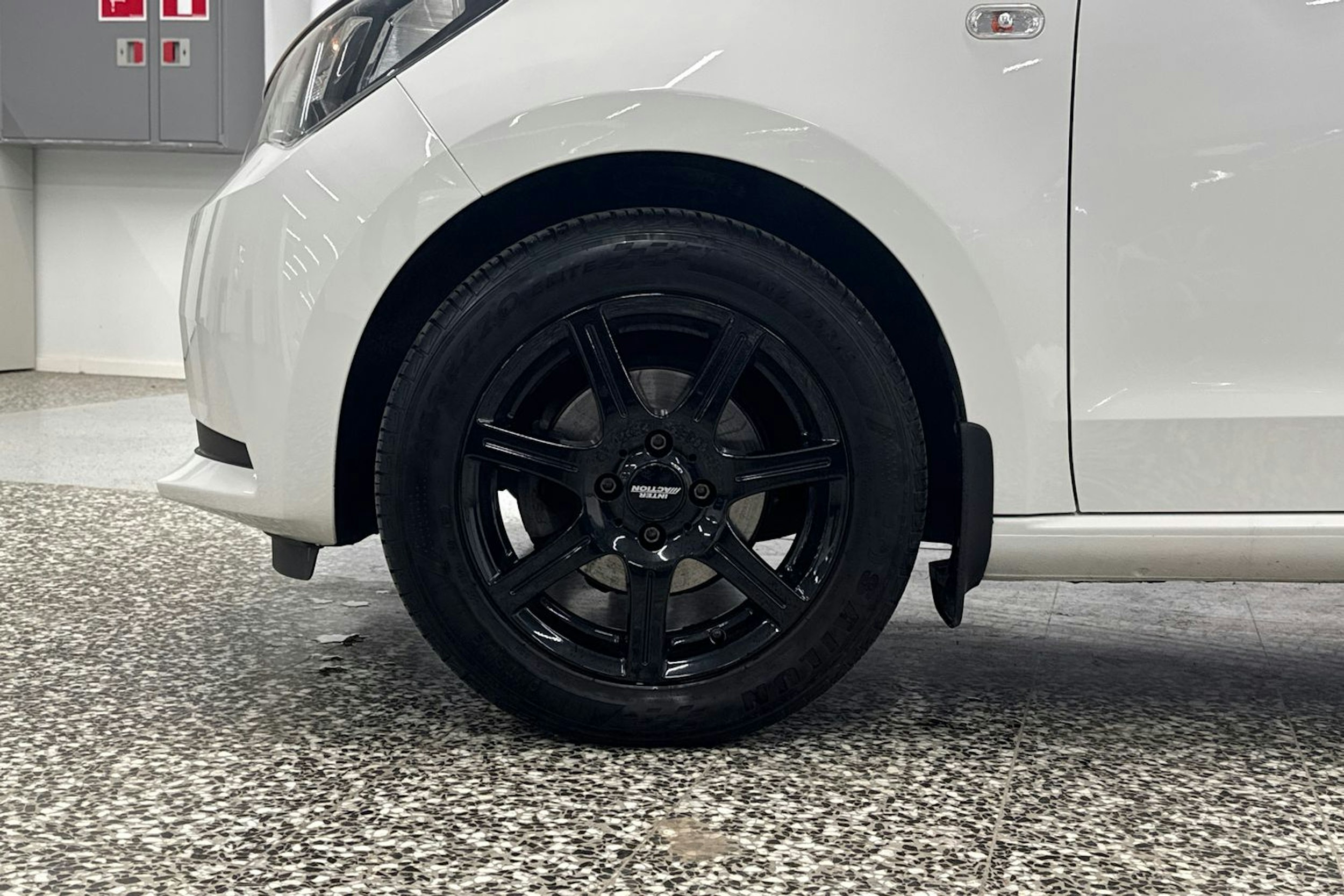 valkoinen SEAT Mii 2018 kuva 25.