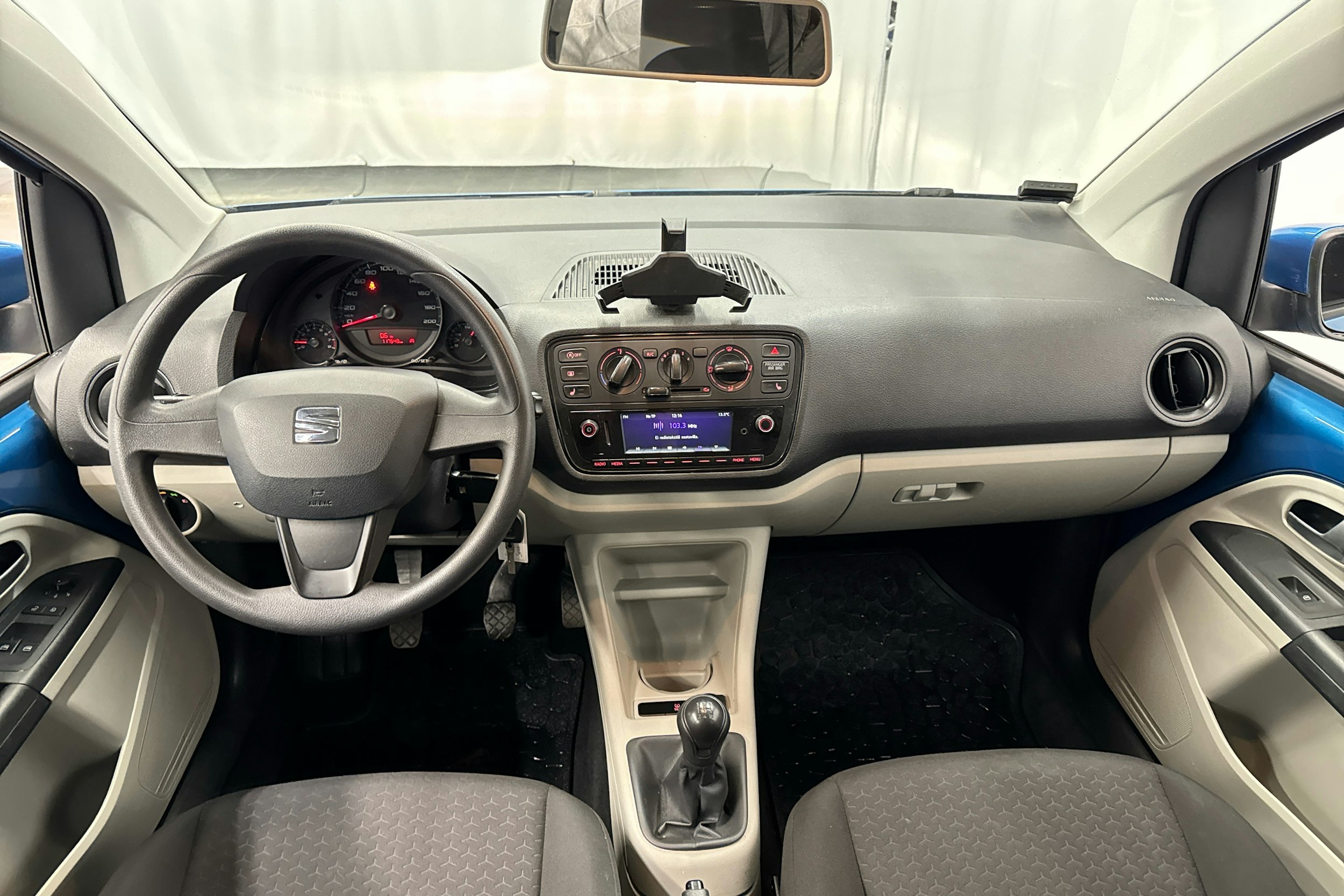 sininen SEAT Mii 2019 kuva 7.