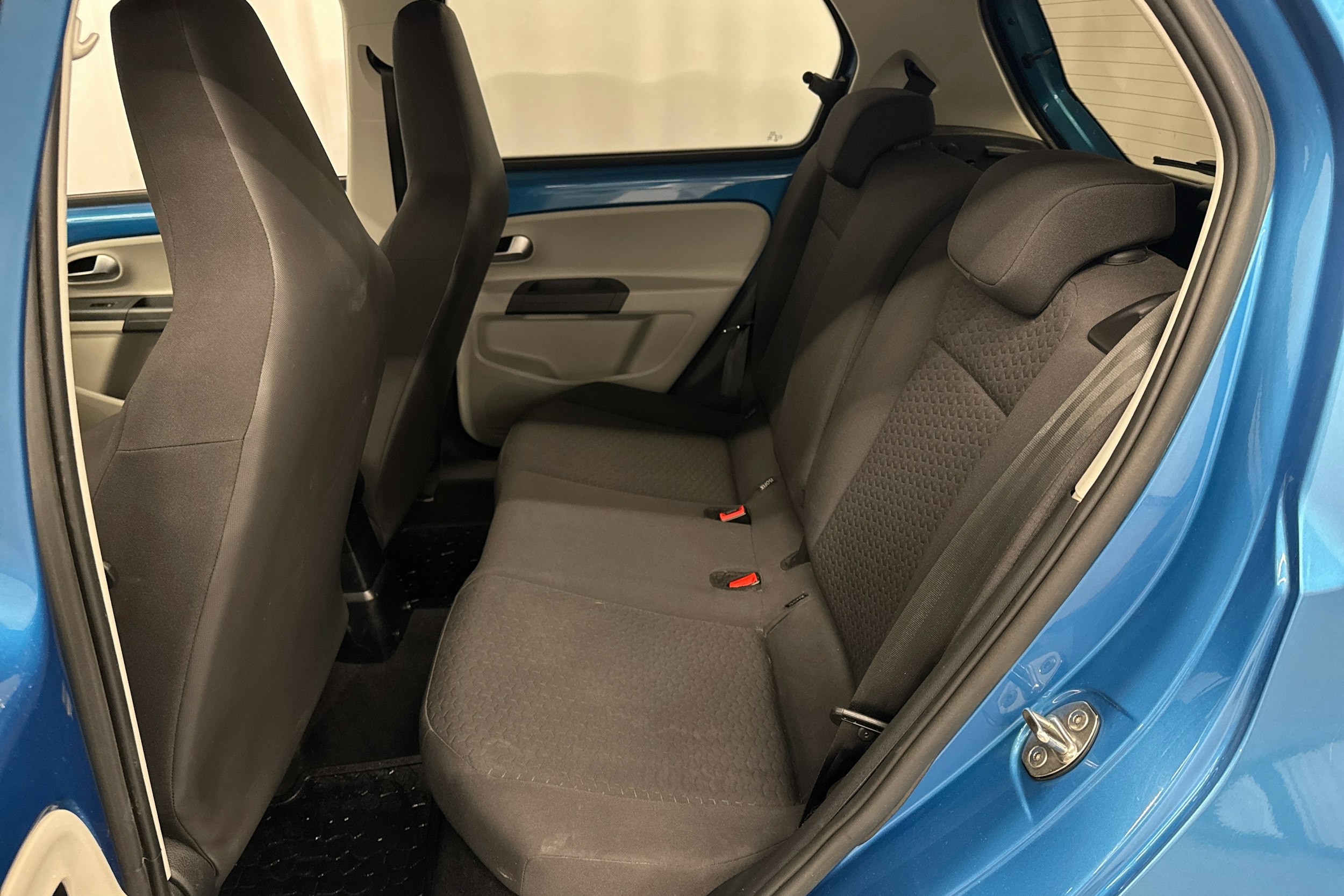 sininen SEAT Mii 2019 kuva 8.