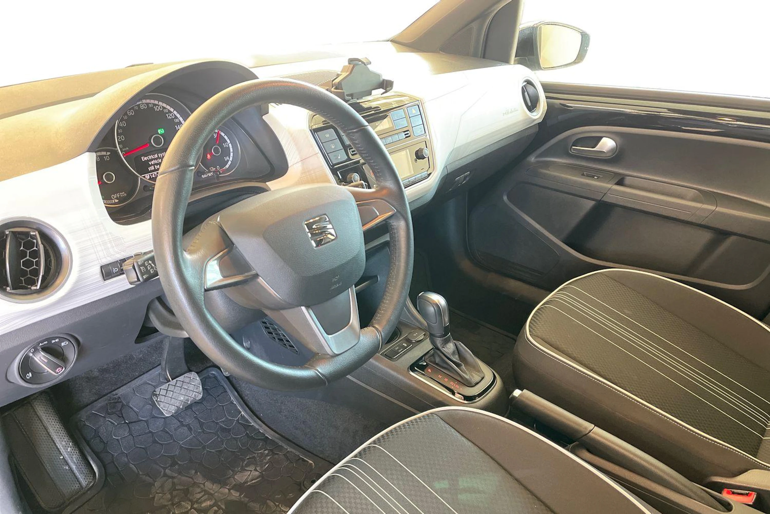 musta SEAT Mii 2021 kuva 6.