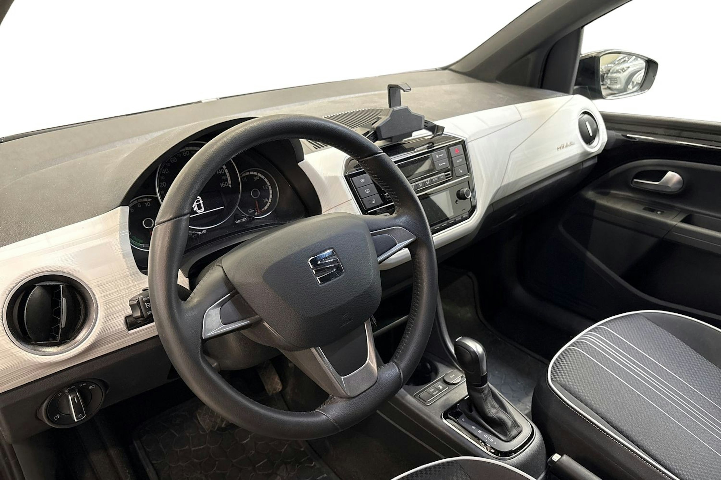 musta SEAT Mii 2021 kuva 6.