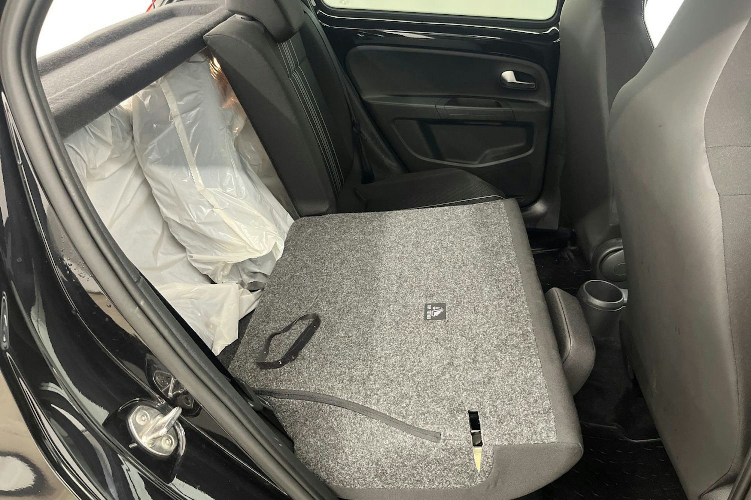 musta SEAT Mii electric 2021 kuva 22.