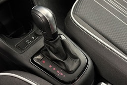 punainen SEAT Mii 2021 kuva 16.