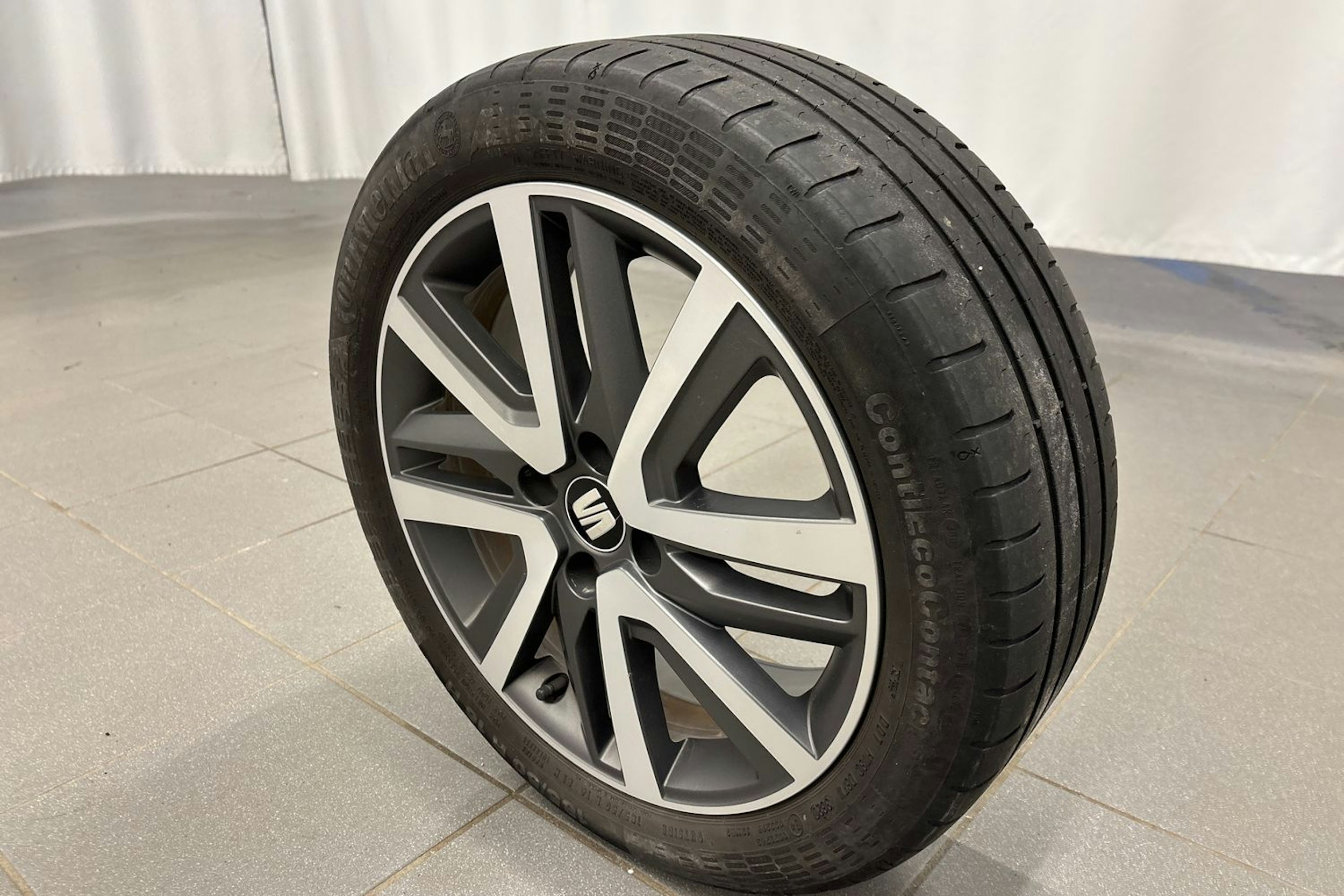 punainen SEAT Mii electric 2021 kuva 13.