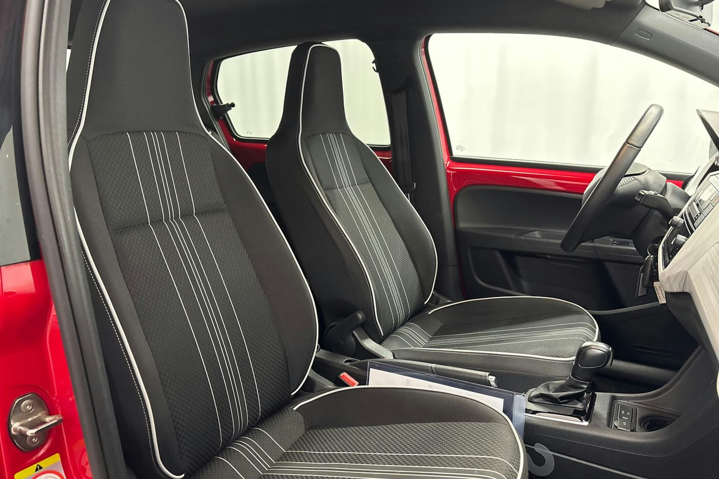 punainen SEAT Mii electric 2021 kuva 14.