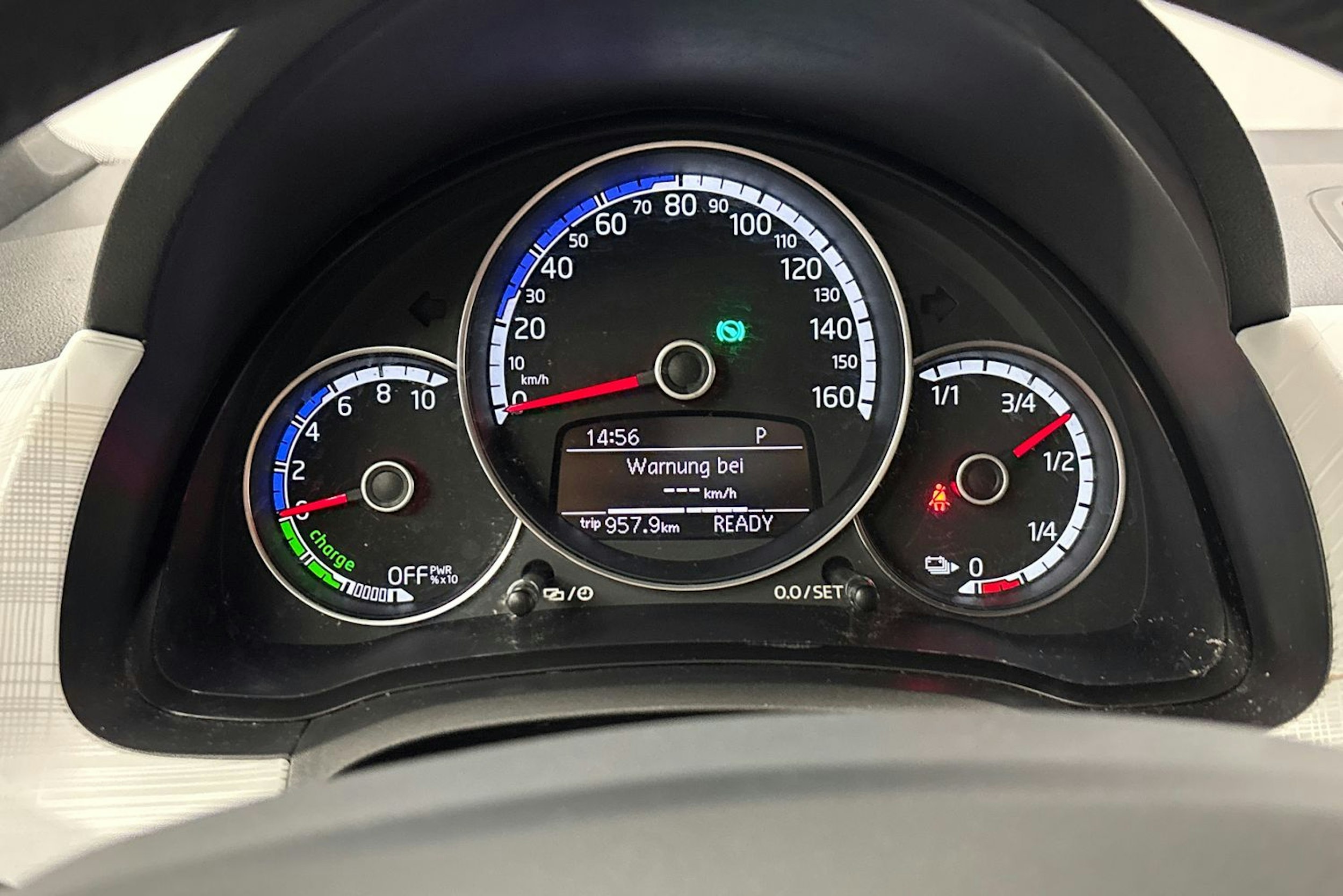 punainen SEAT Mii electric 2021 kuva 19.